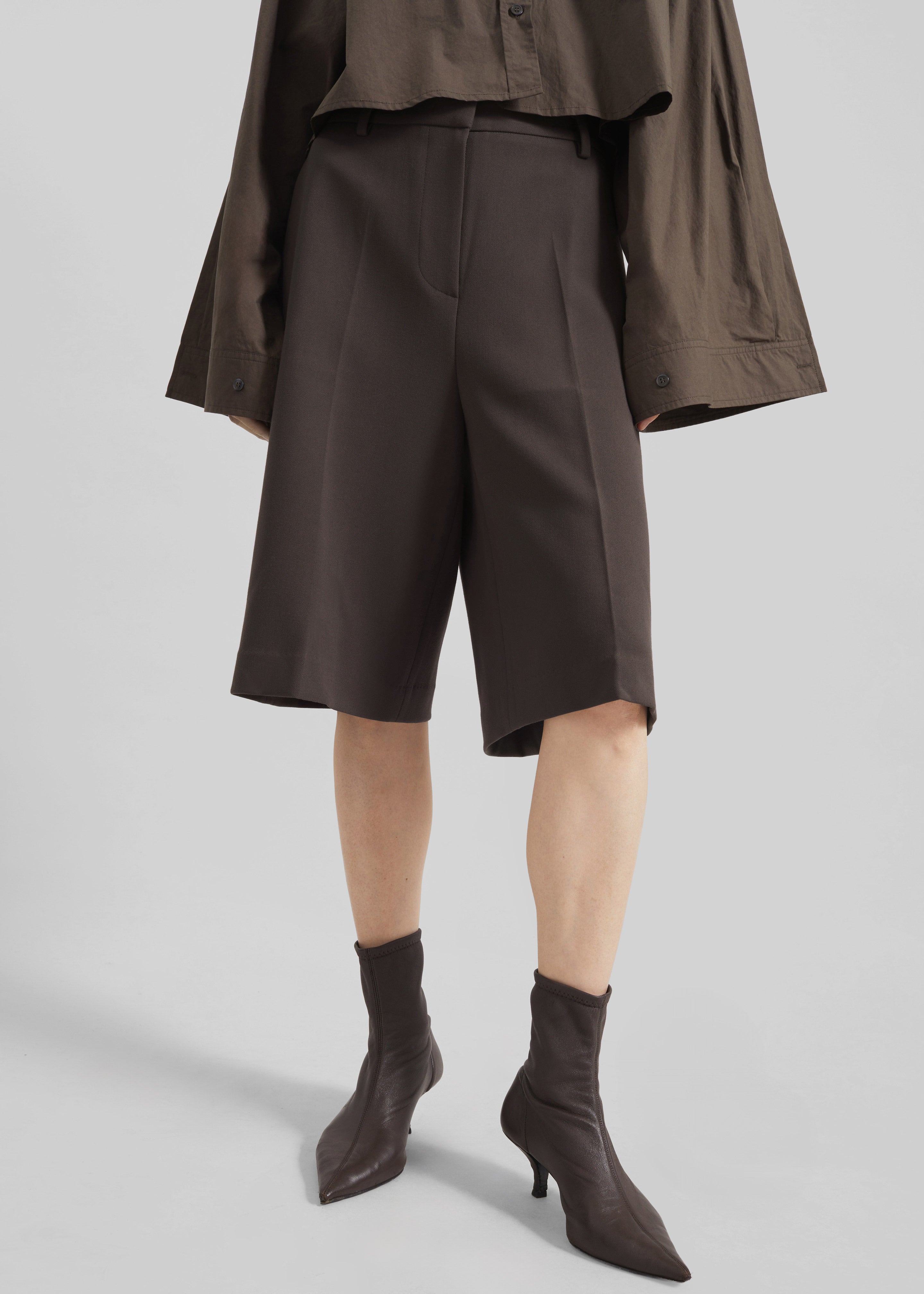Alvesta Bermuda Shorts - Brown – The Frankie Shop