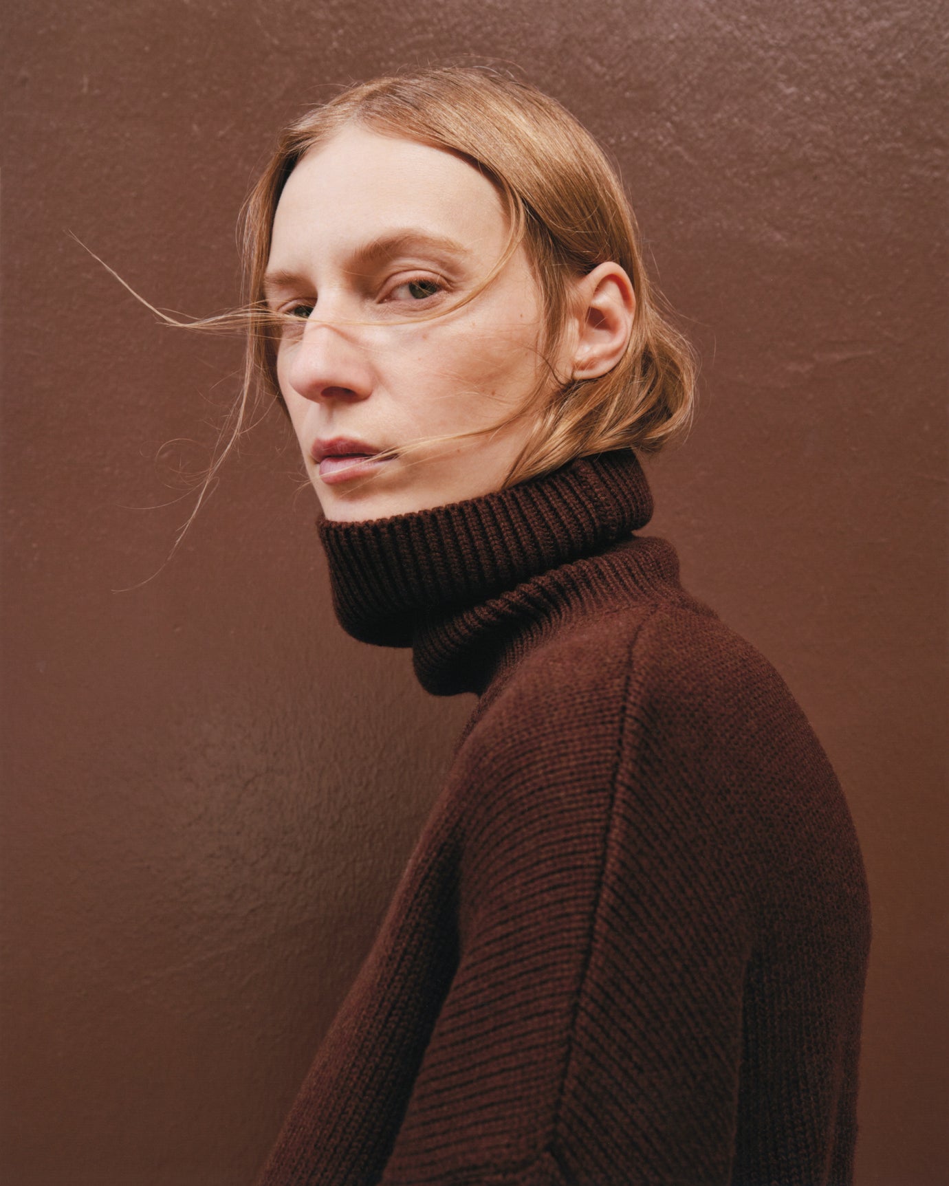 Model Julia Nobis photographed by Anthony Seklaoui in the Rhea sweater