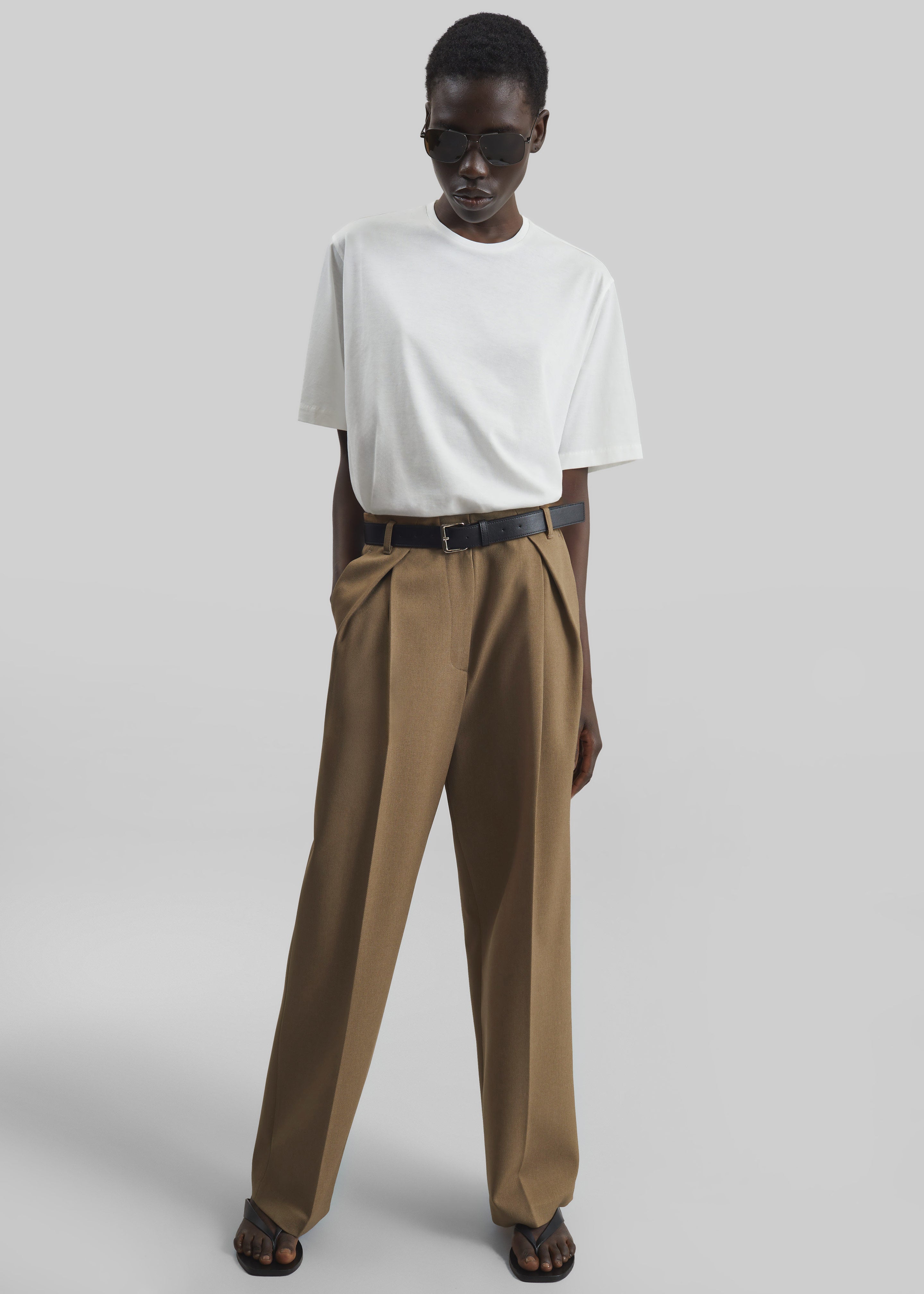 パンツ WIRROW Melange wool belted tuck pants Blerick Belted Trousers - Camel – The Frankie Shop