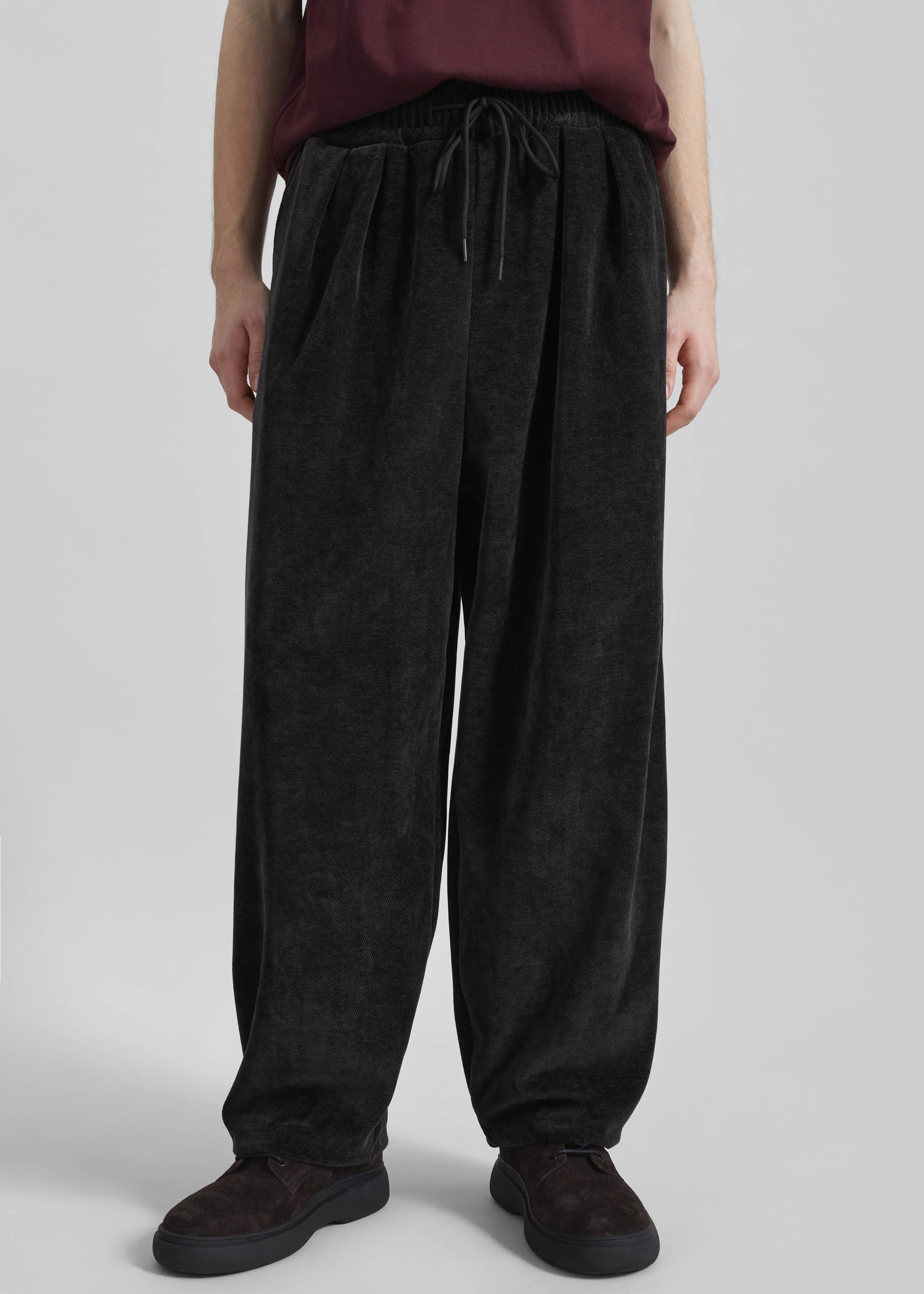 Caleb Velvet Joggers - Black – The Frankie Shop
