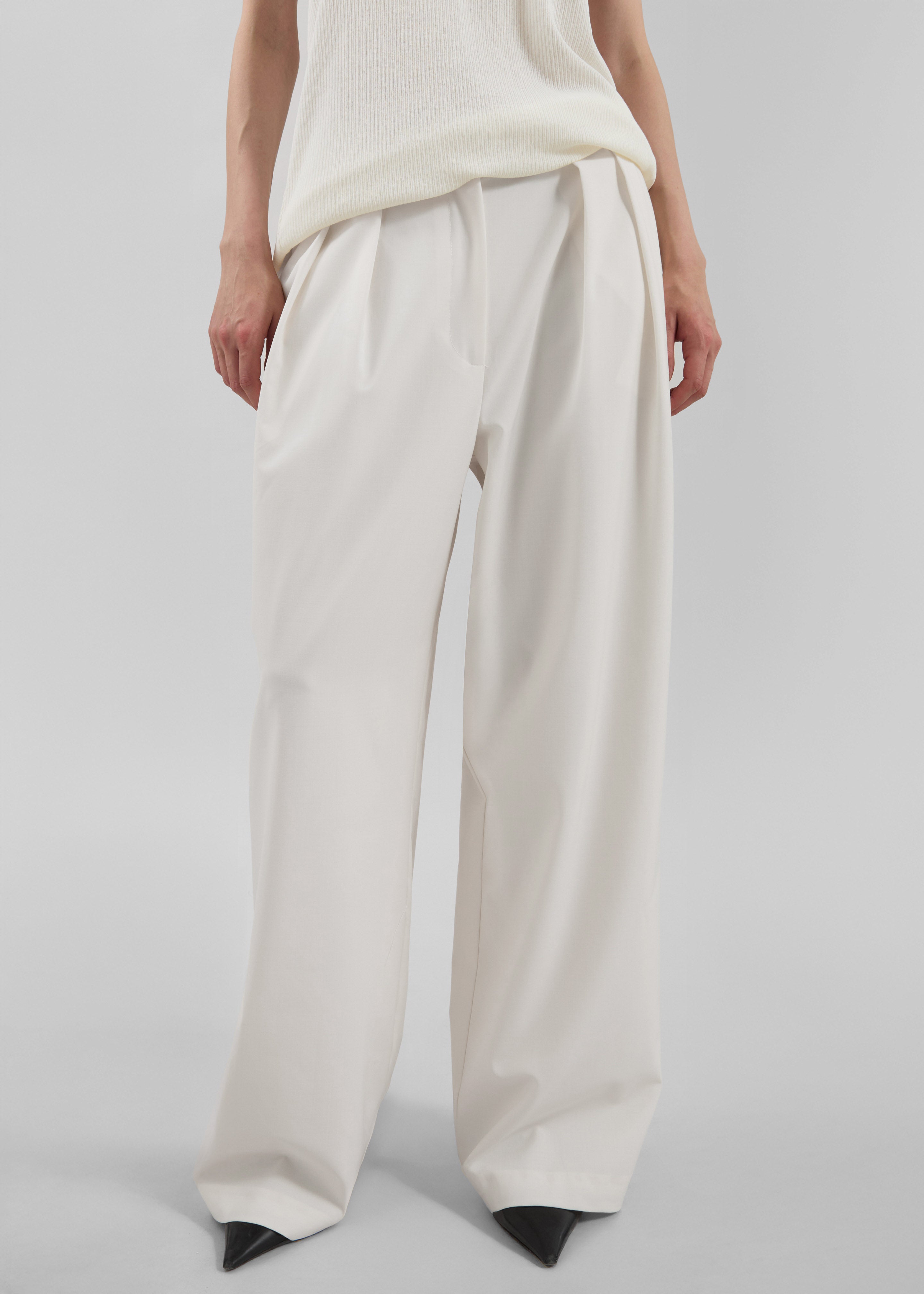 Ripley Pleated Trousers - Ivory – The Frankie Shop