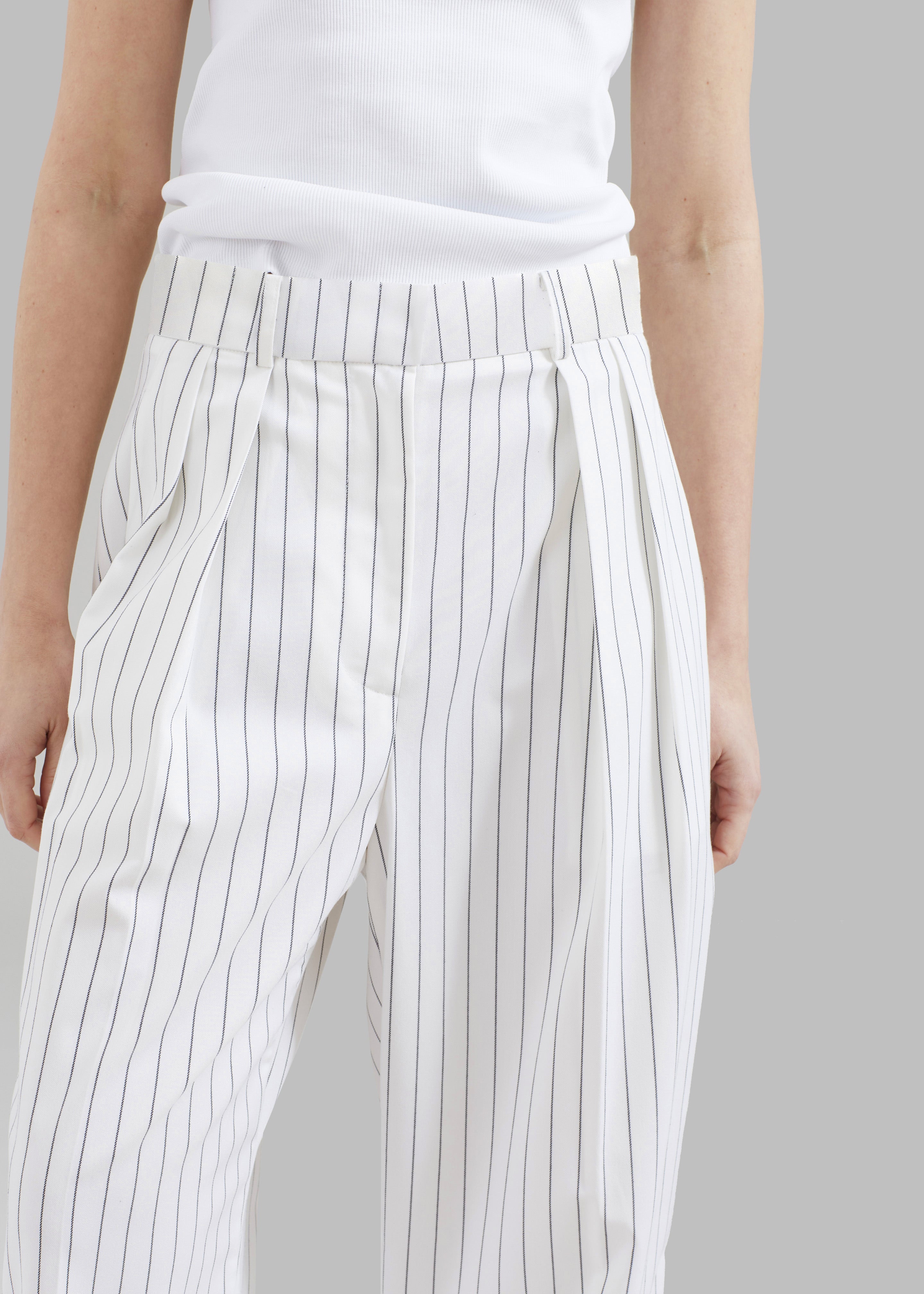 Tansy Fluid Pleated Trousers - White - 6