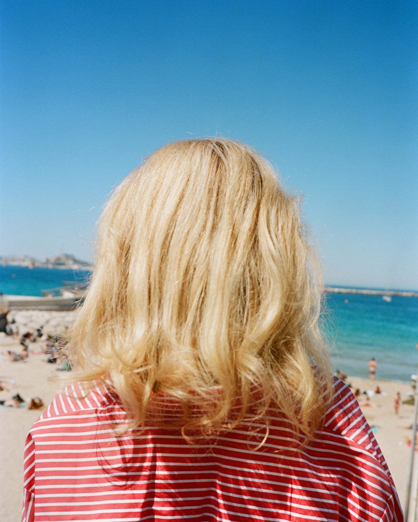 Erin Wasson wearing the Lui thin striped shirt. Photographed by Diane Bartlett for The Frankie Shop.