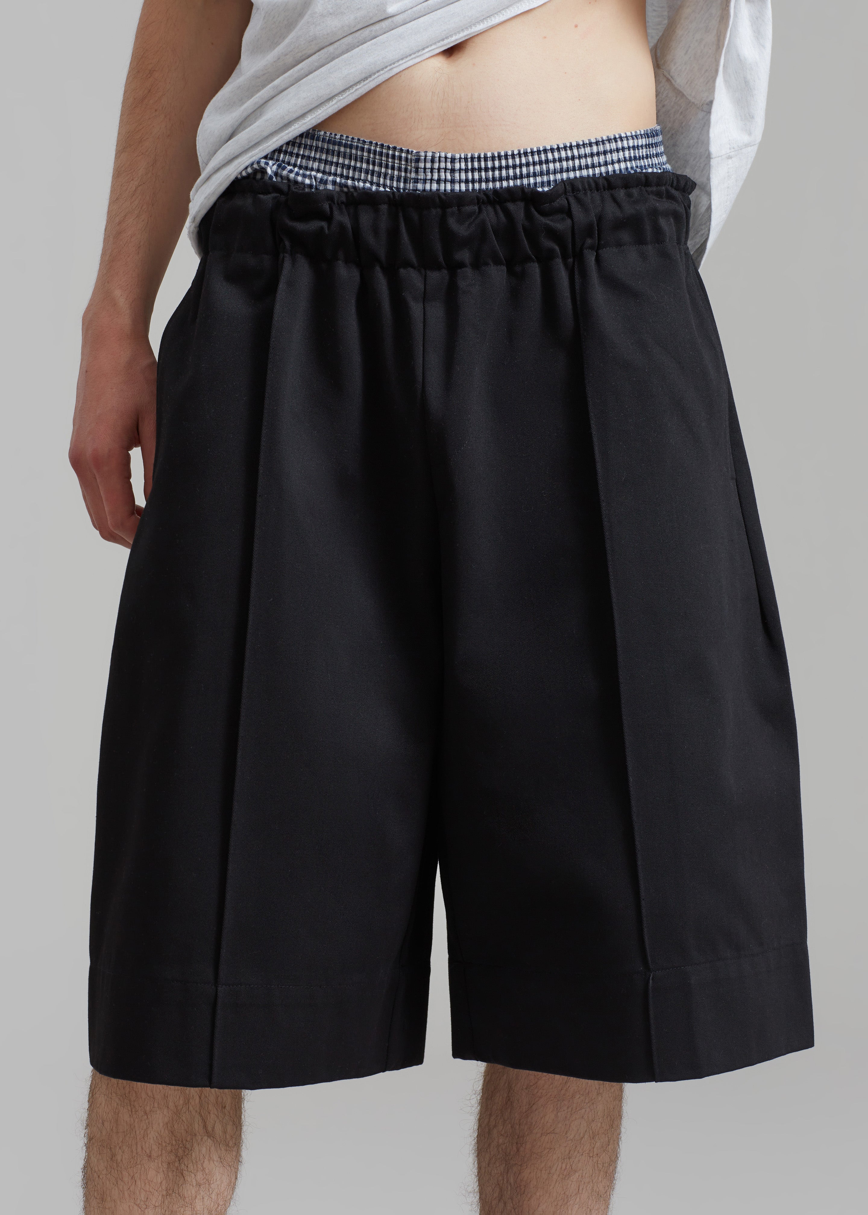 Adan Bermuda Shorts - Black - 8