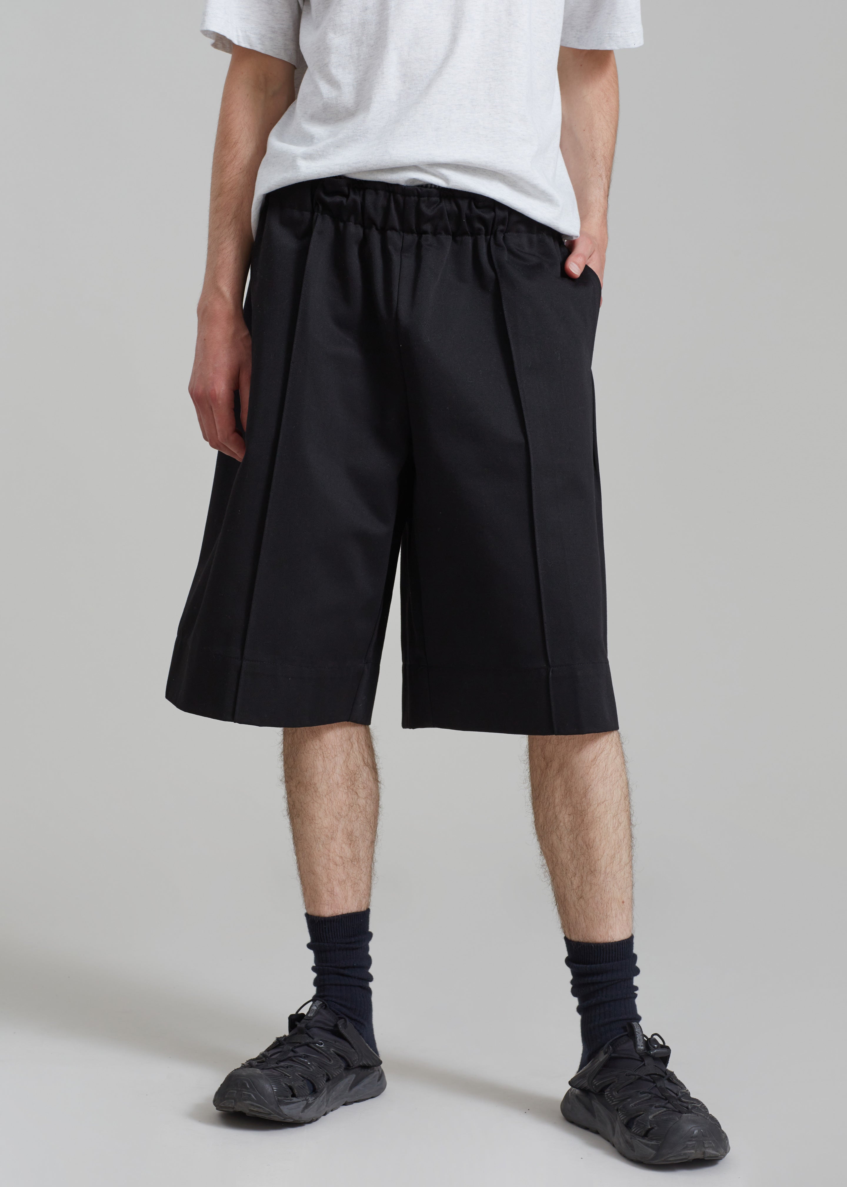 Adan Bermuda Shorts - Black - 2