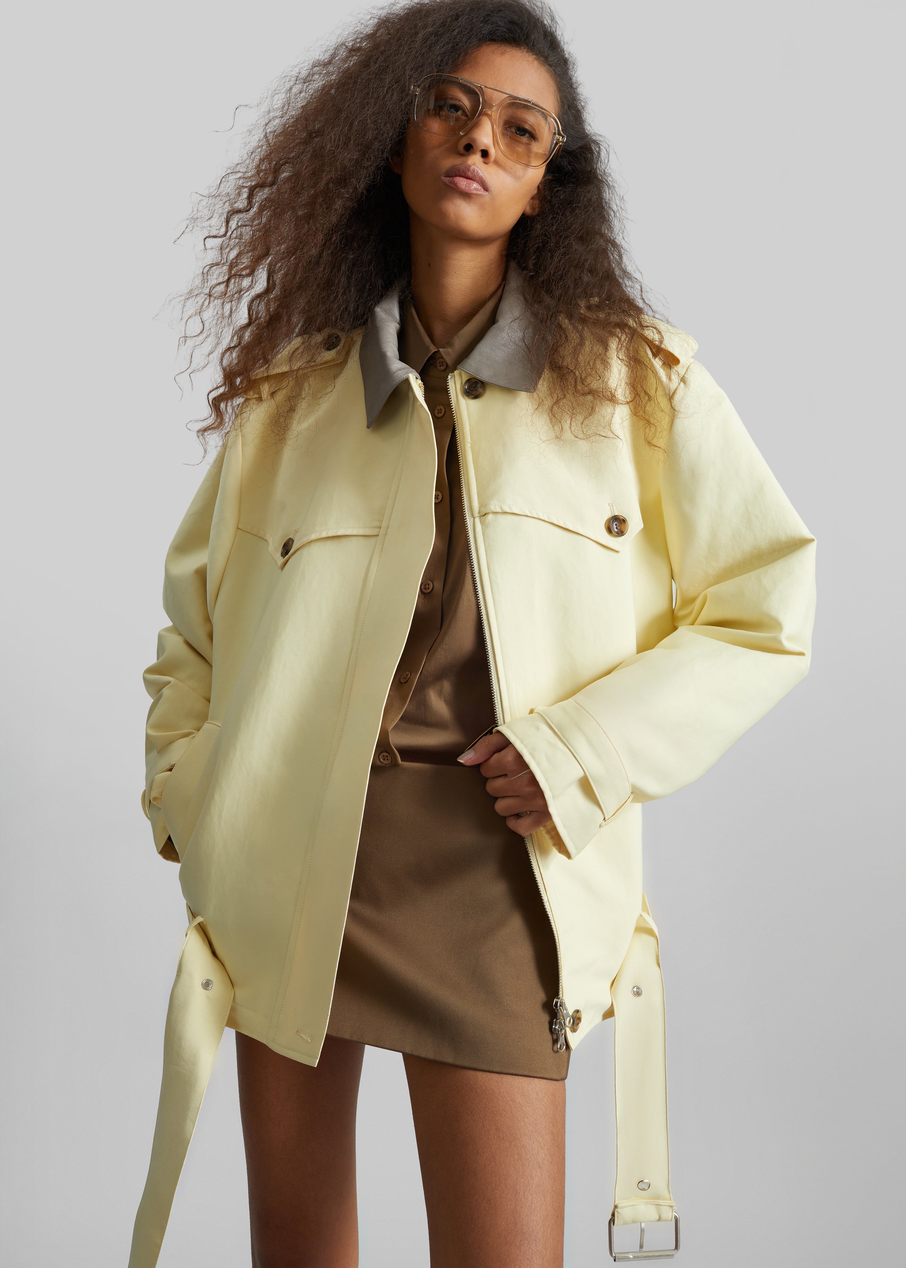 【hazyl(ヘイジル)】classic check short trench Alleray Short Trench - Yellow – The Frankie Shop