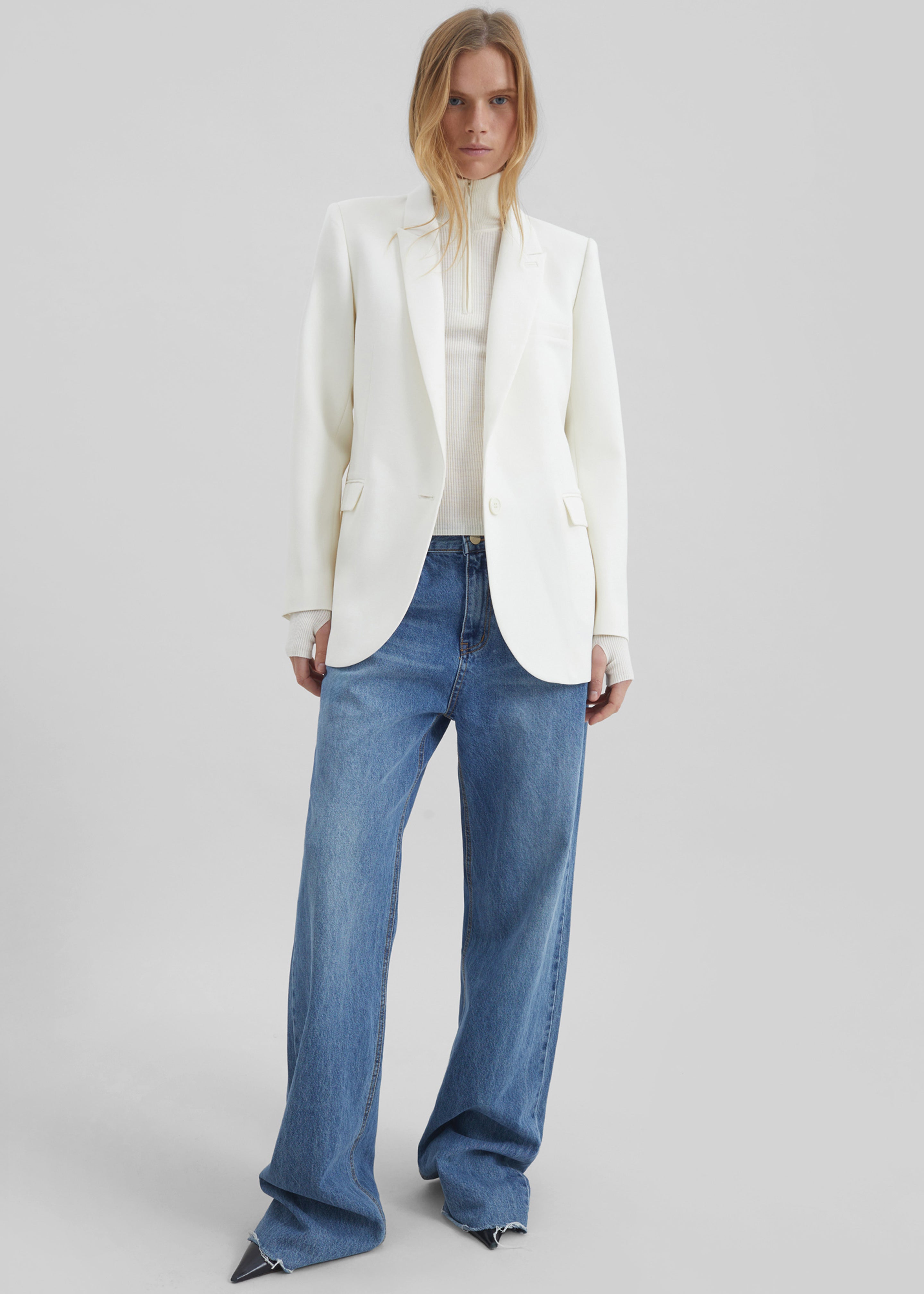 Amelia Tailored Blazer - White – The Frankie Shop