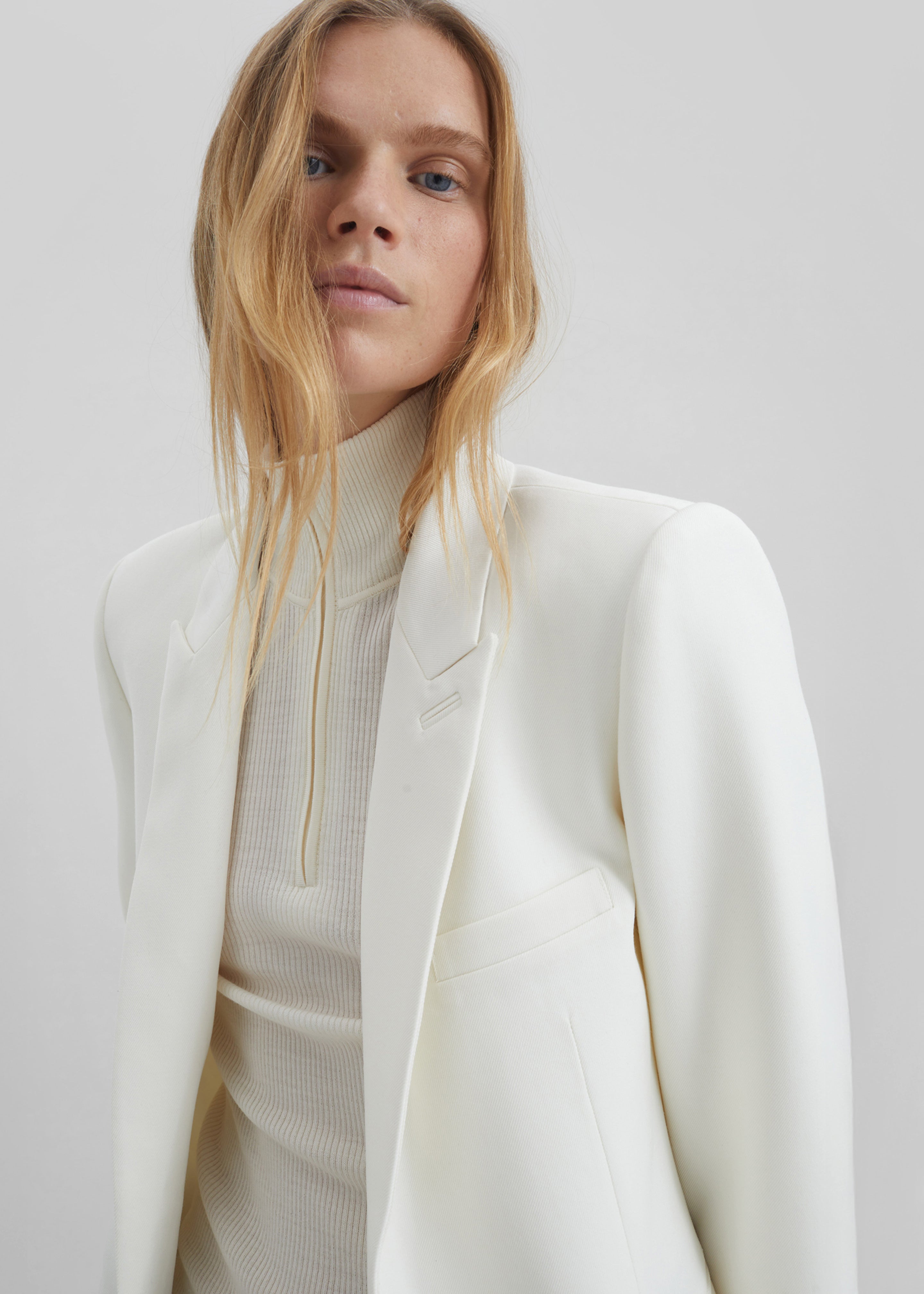 Amelia Tailored Blazer - White – The Frankie Shop