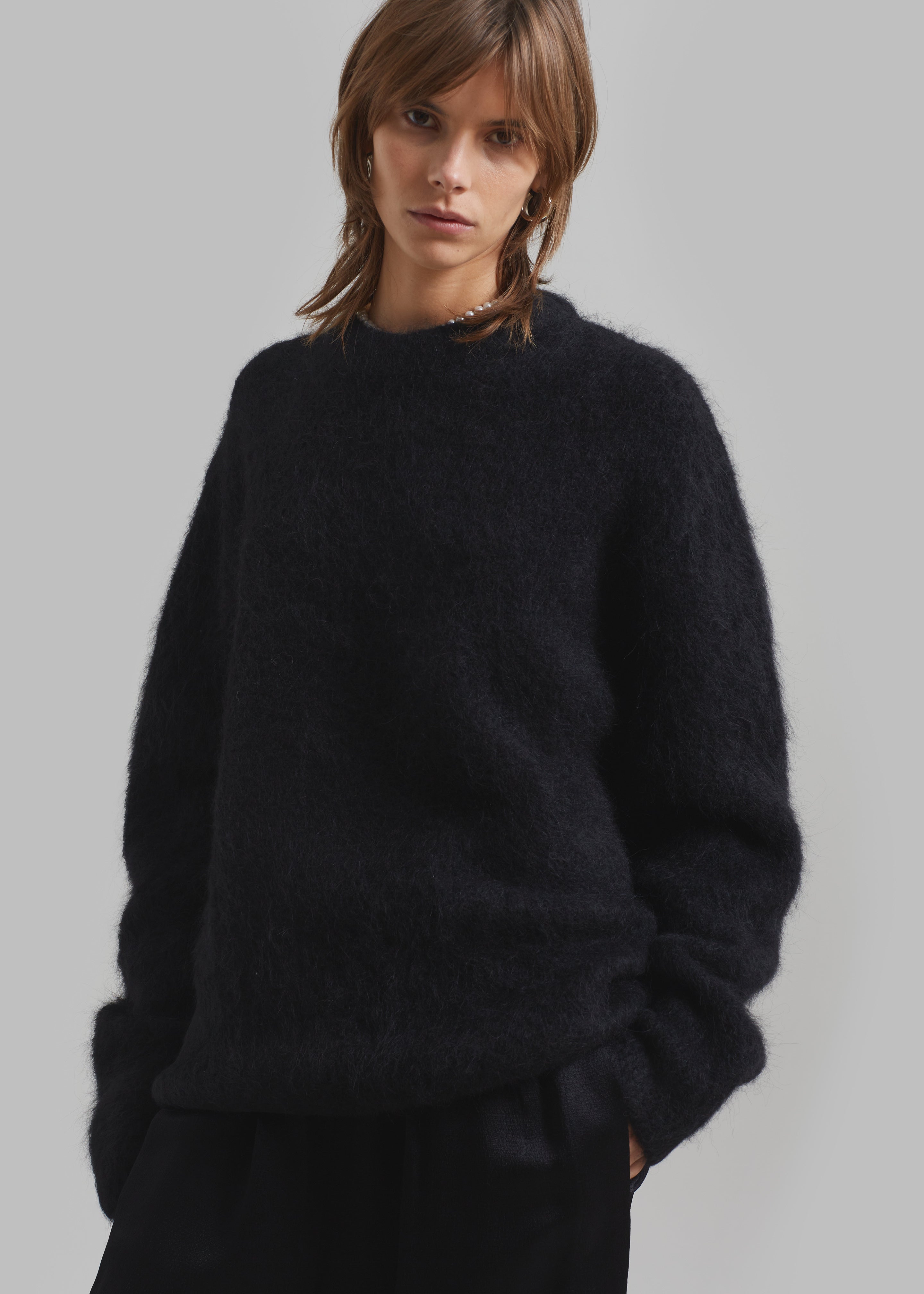 Amomento Round Neck Pullover - Black - 4