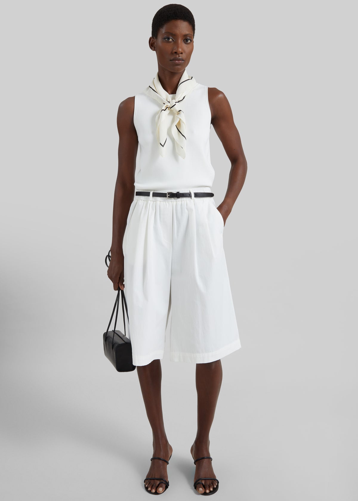 Arvert Bermuda Shorts - White - 4