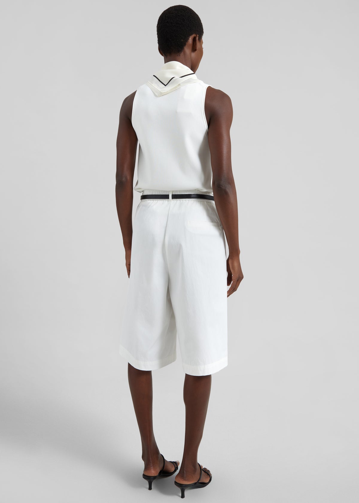 Arvert Bermuda Shorts - White - 8