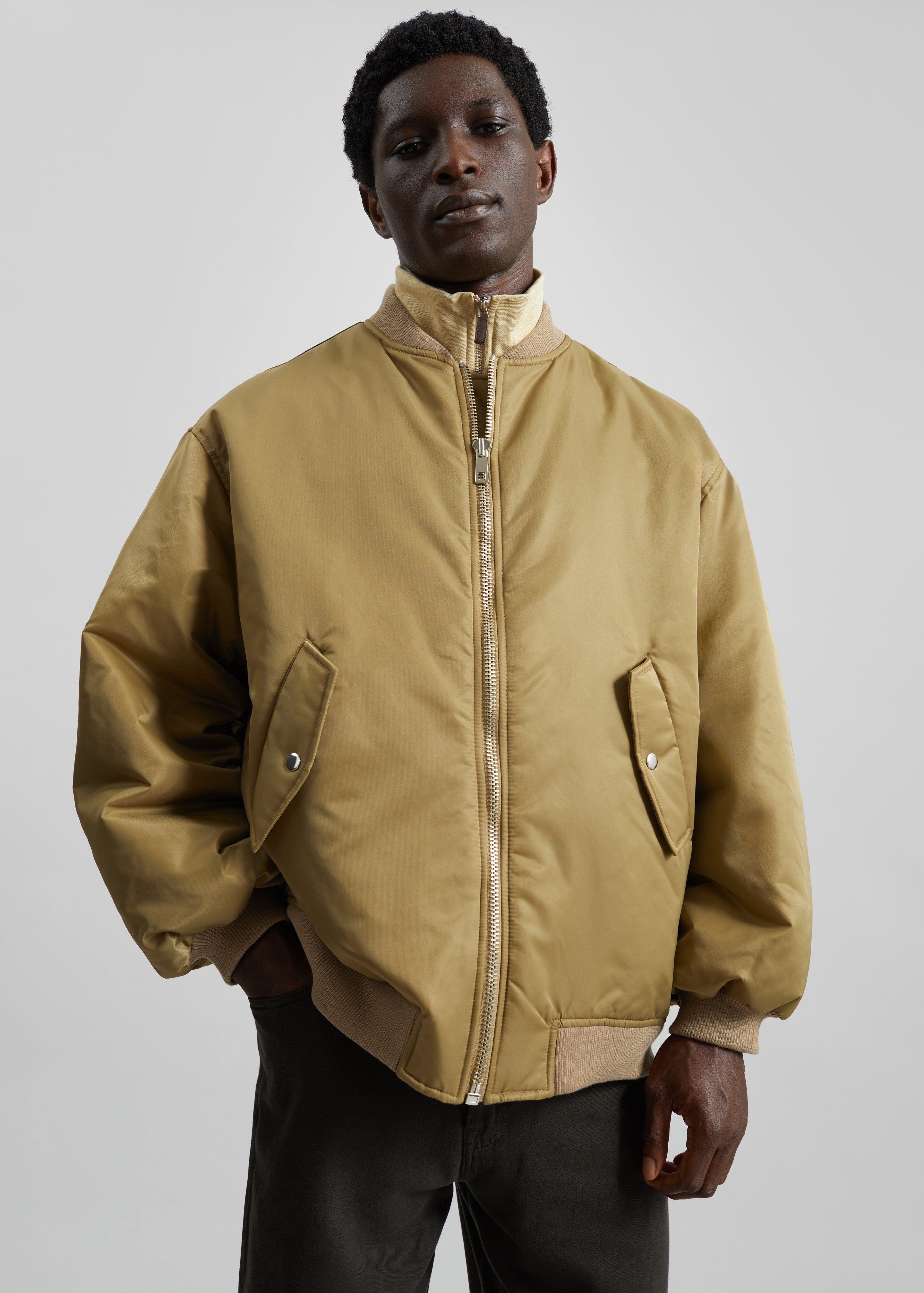 Vaquera VAQ06J001 KHAKI ファージャケット Astra Bomber Jacket - Olive – The Frankie Shop