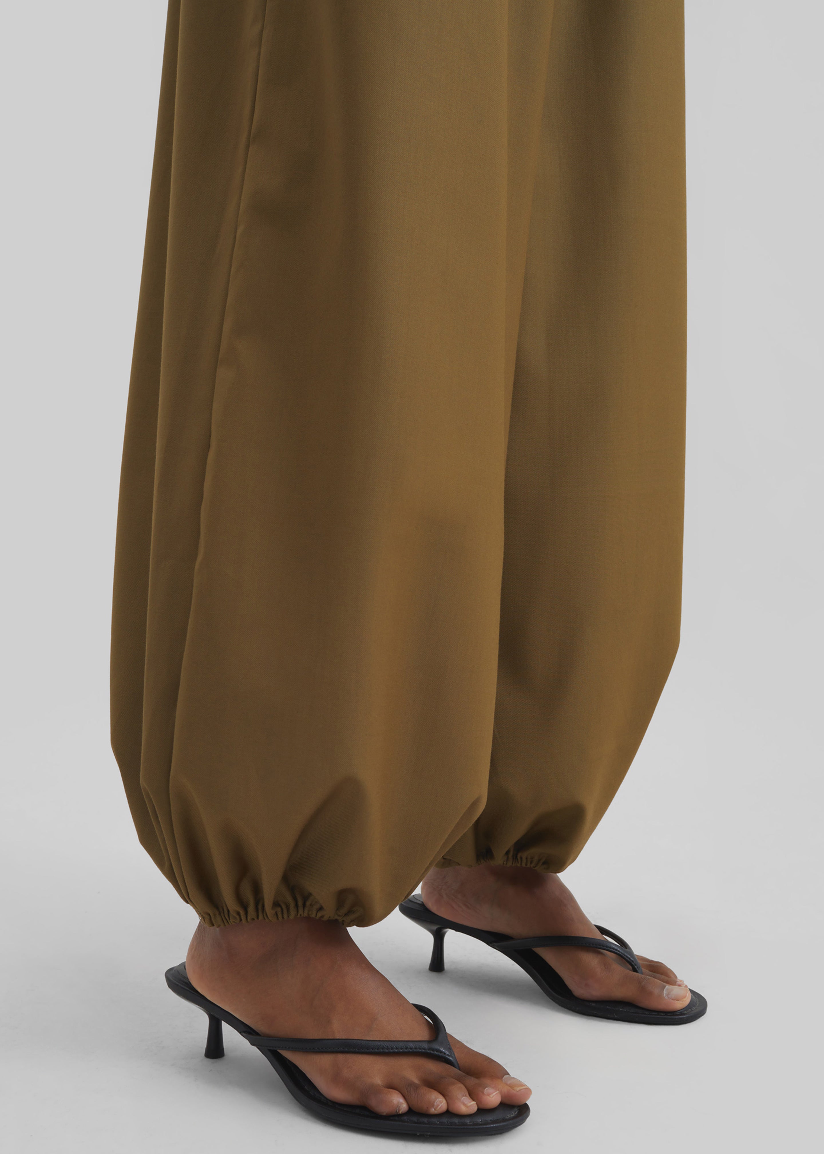 Aubray Balloon Pants - Olive Brown – The Frankie Shop