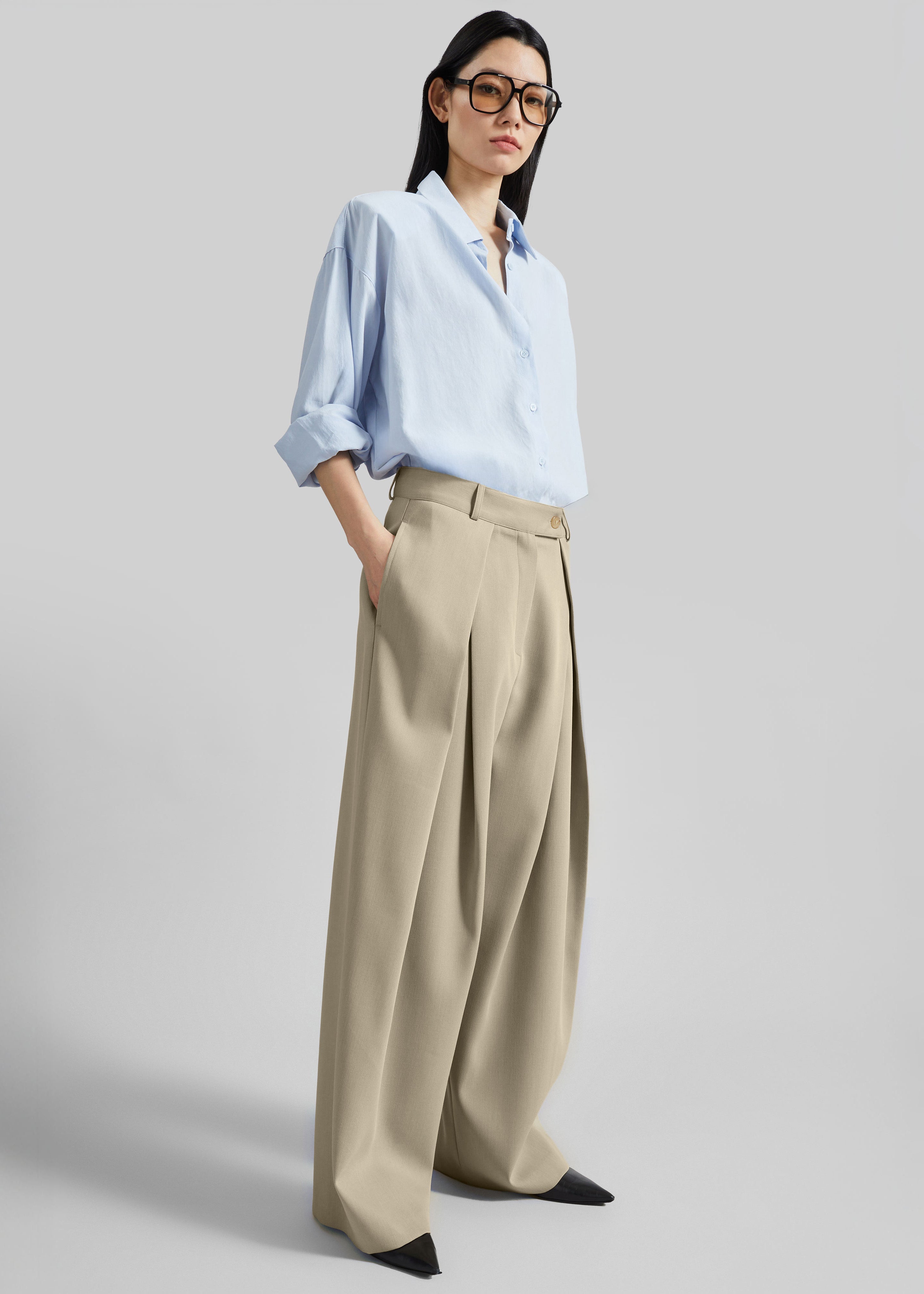 Avray Pleated Trousers - Beige – The Frankie Shop