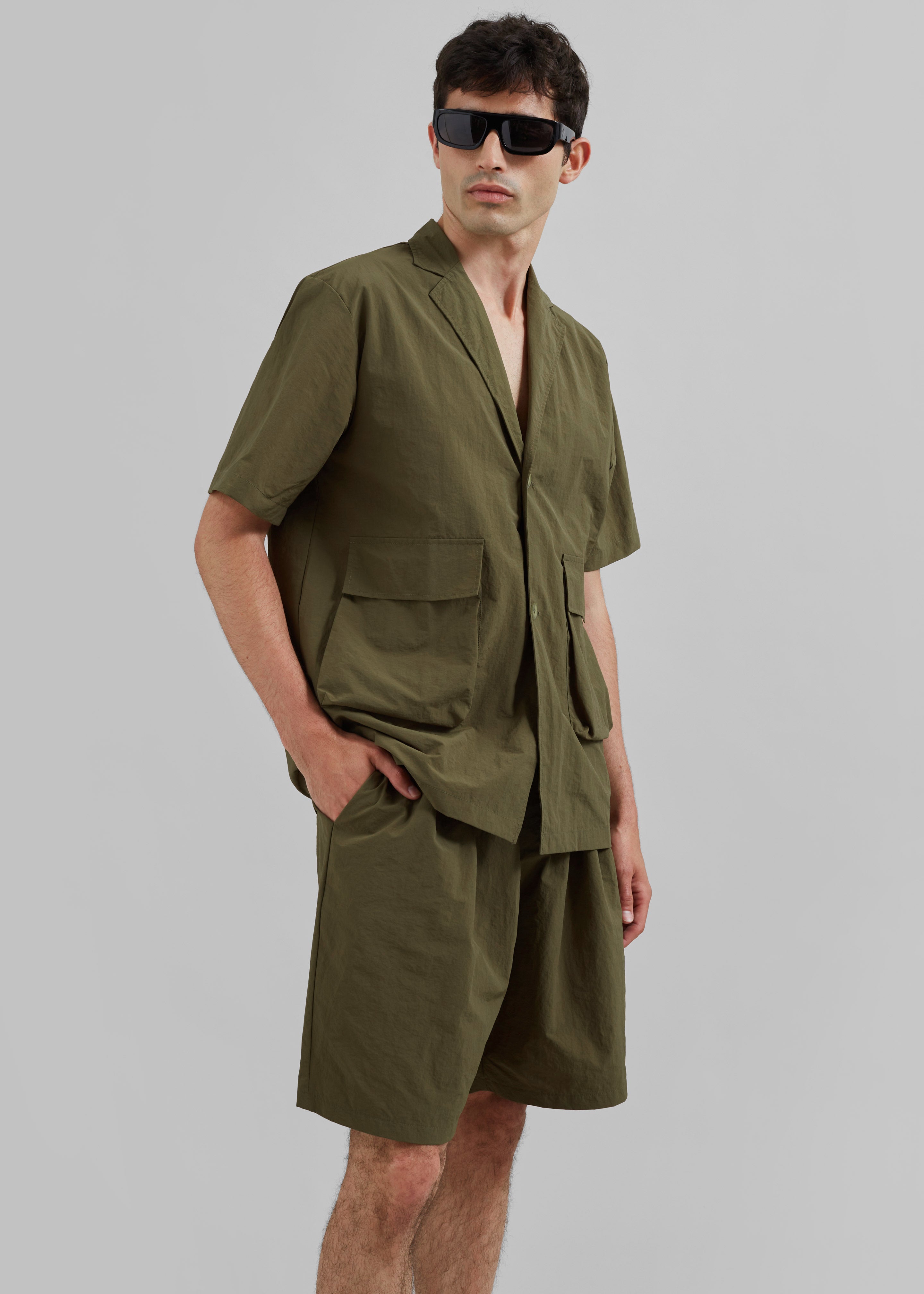 Axel Shorts - Khaki - 6