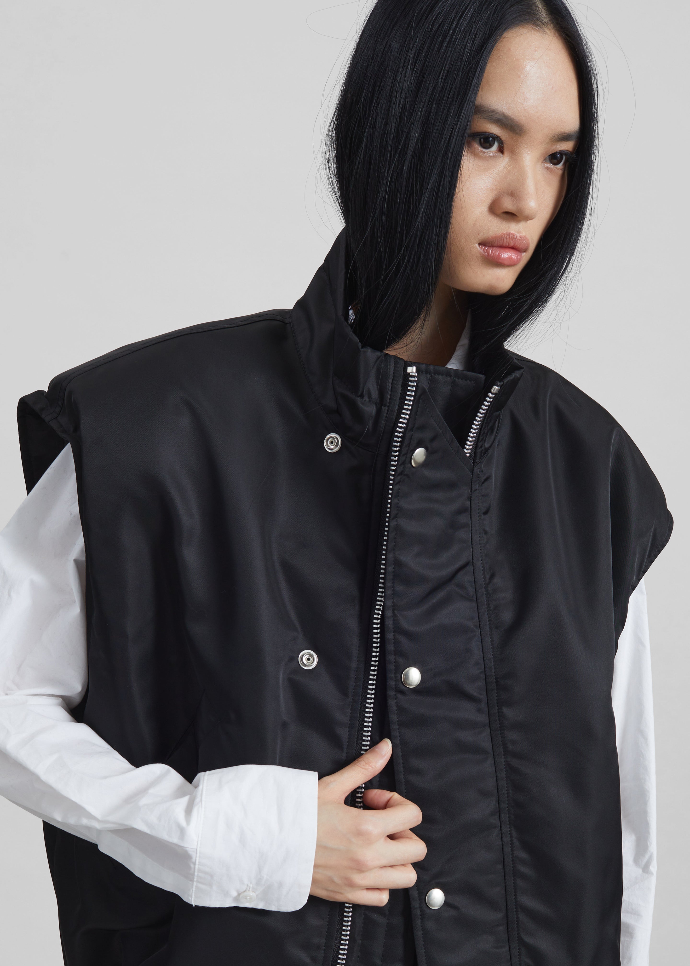 Aysen Sleeveless Bomber Jacket - Black - 6