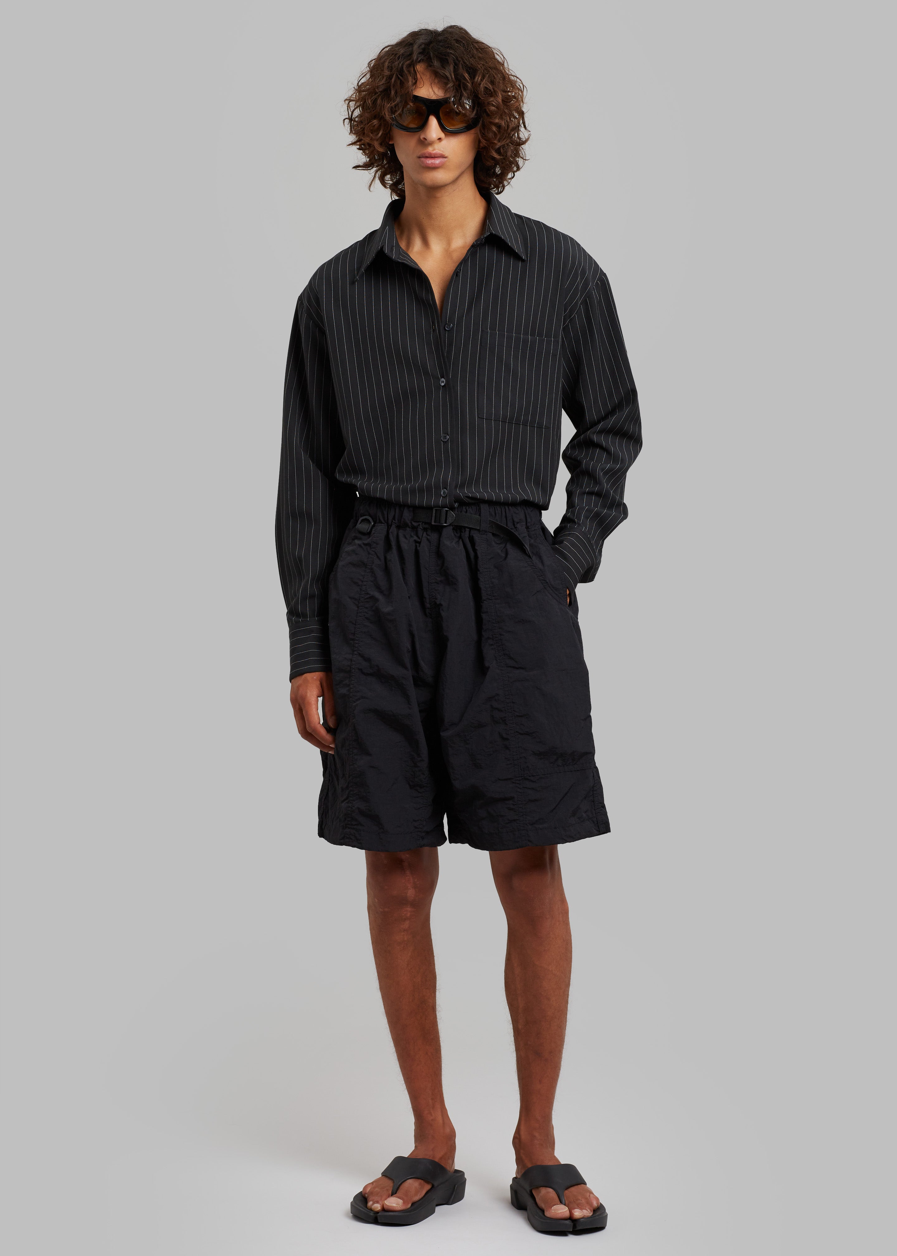 Arel Buckle Shorts - Black - 6