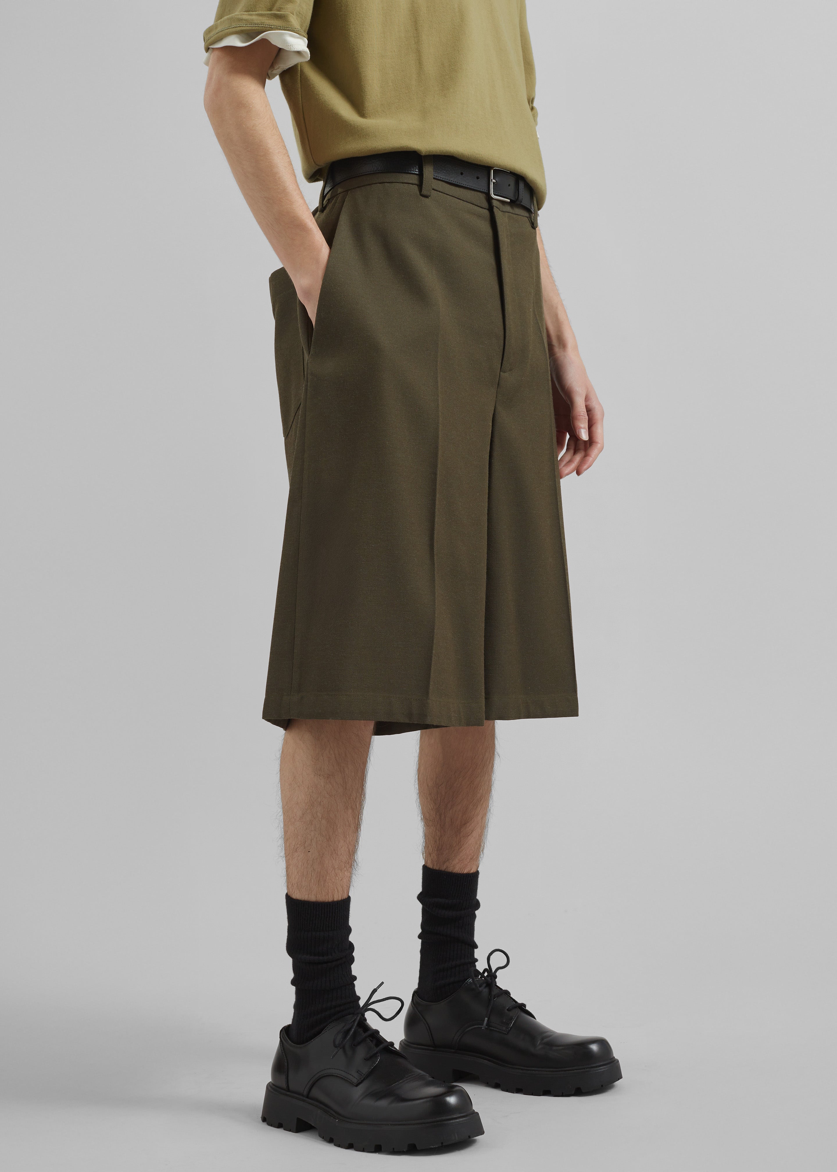 Belgrave Bermuda Shorts - Army Green - 5