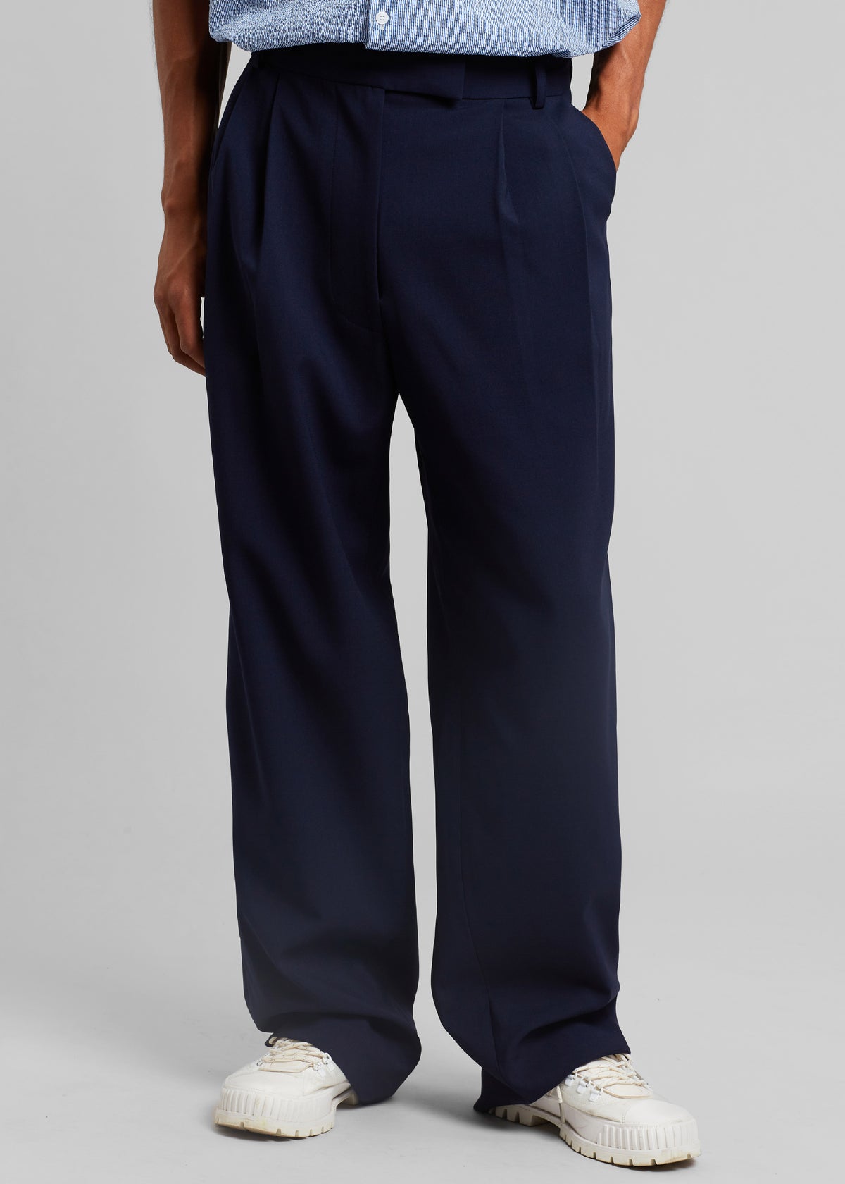 dress pants near me Beo Suit With Video:Yes HART SCHAFFNER AND MARX Every Outfit Sabrina Carpenter couleurY2_noir