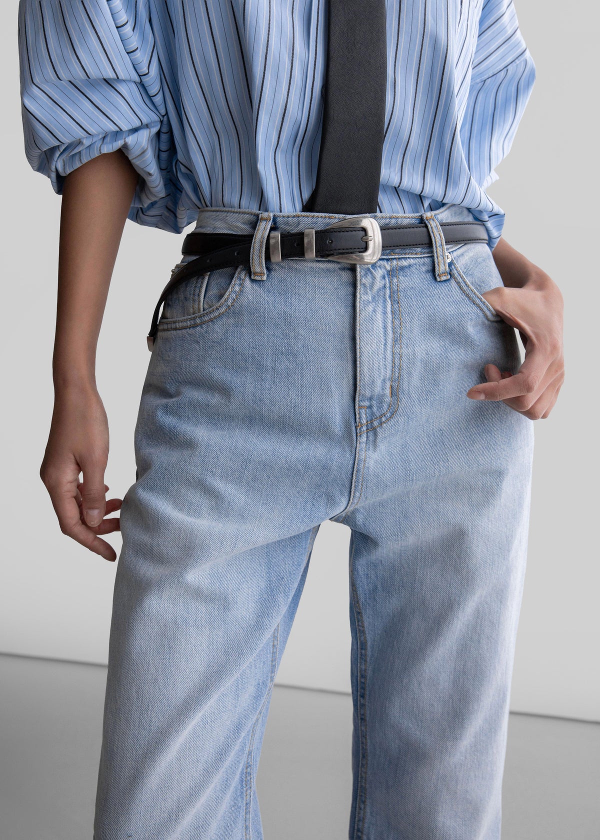 Braila Straight Leg Jeans - Light Wash - 3