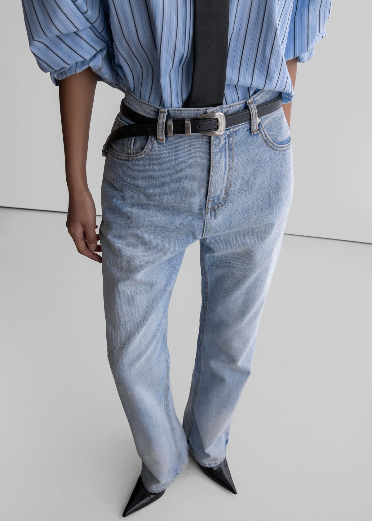 Braila Straight Leg Jeans - Light Wash - 2