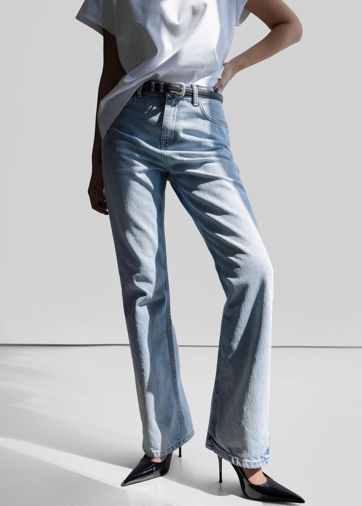 Braila Straight Leg Jeans - Light Wash - 10