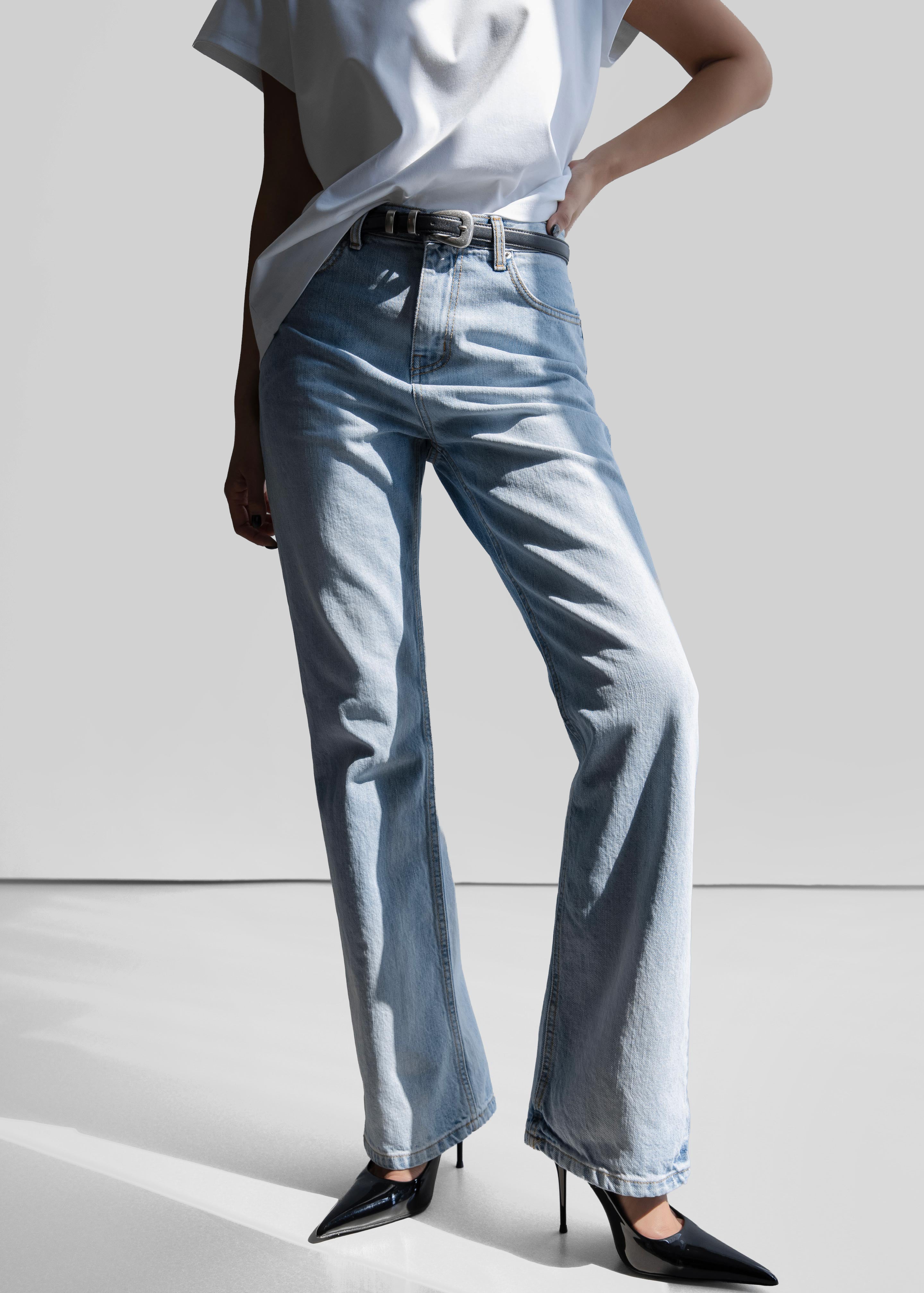 Braila Straight Leg Jeans - Light Wash - 10