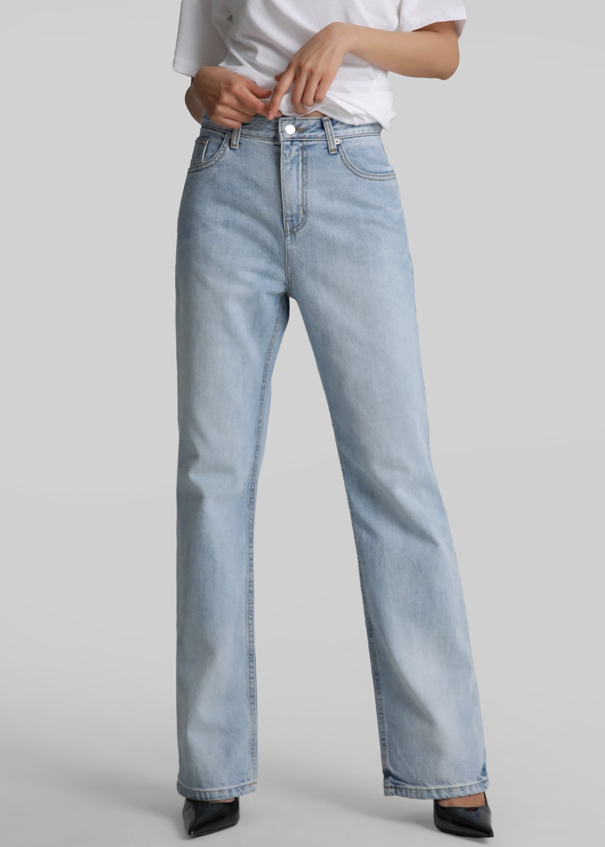 Braila Straight Leg Jeans - Light Wash - 8