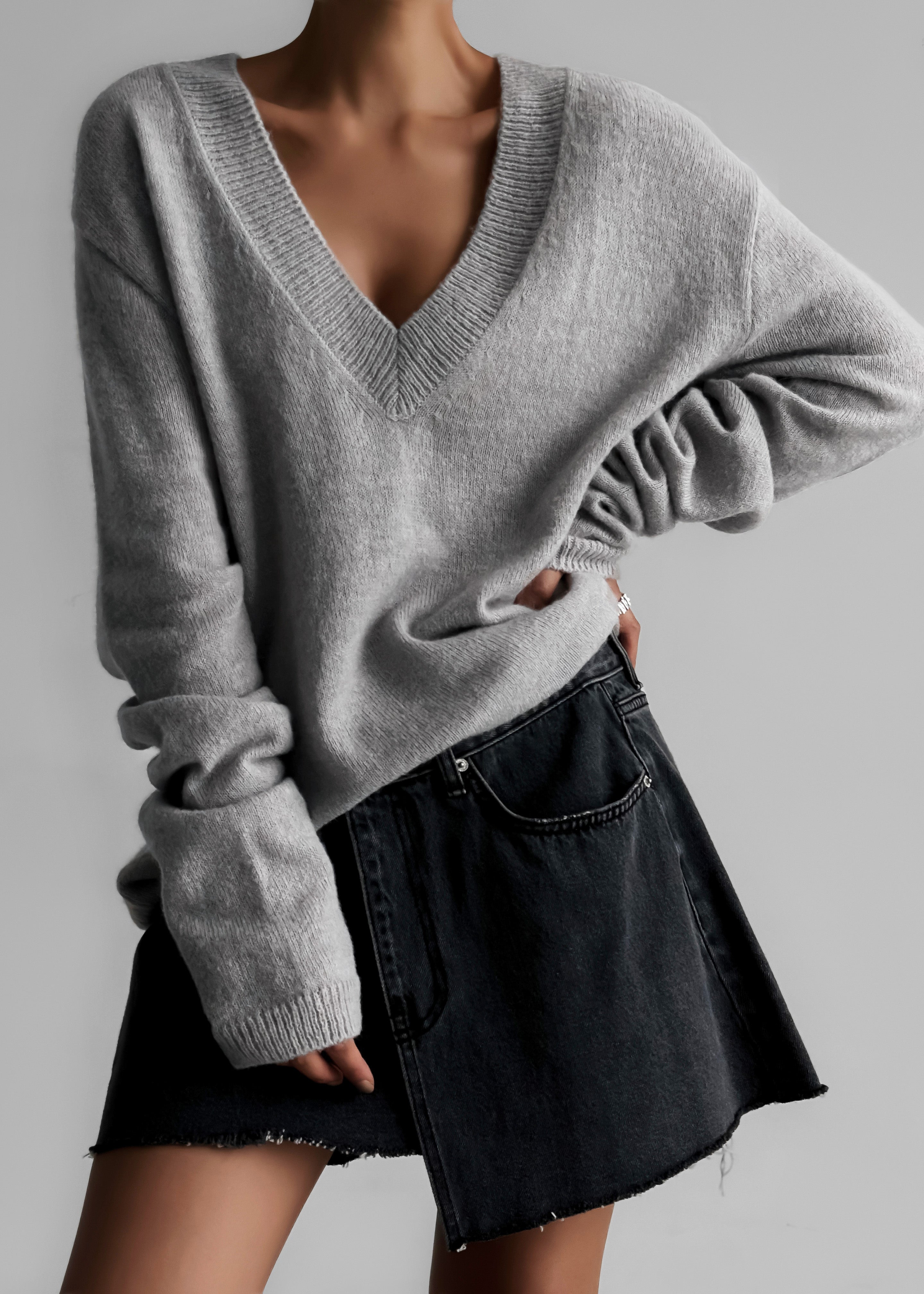 Brayden V Neck Sweater - Light Grey - 4