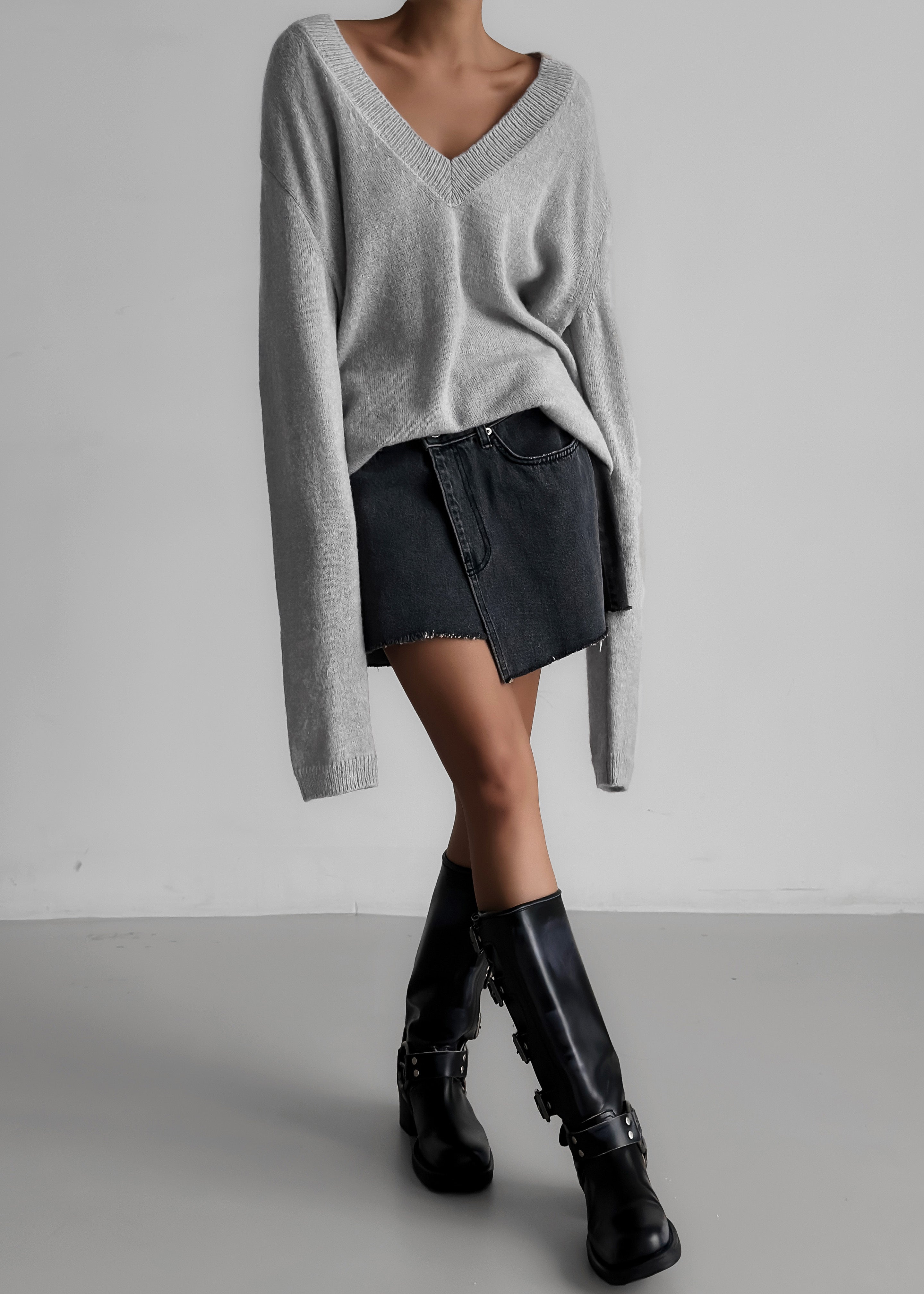 Brayden V Neck Sweater - Light Grey