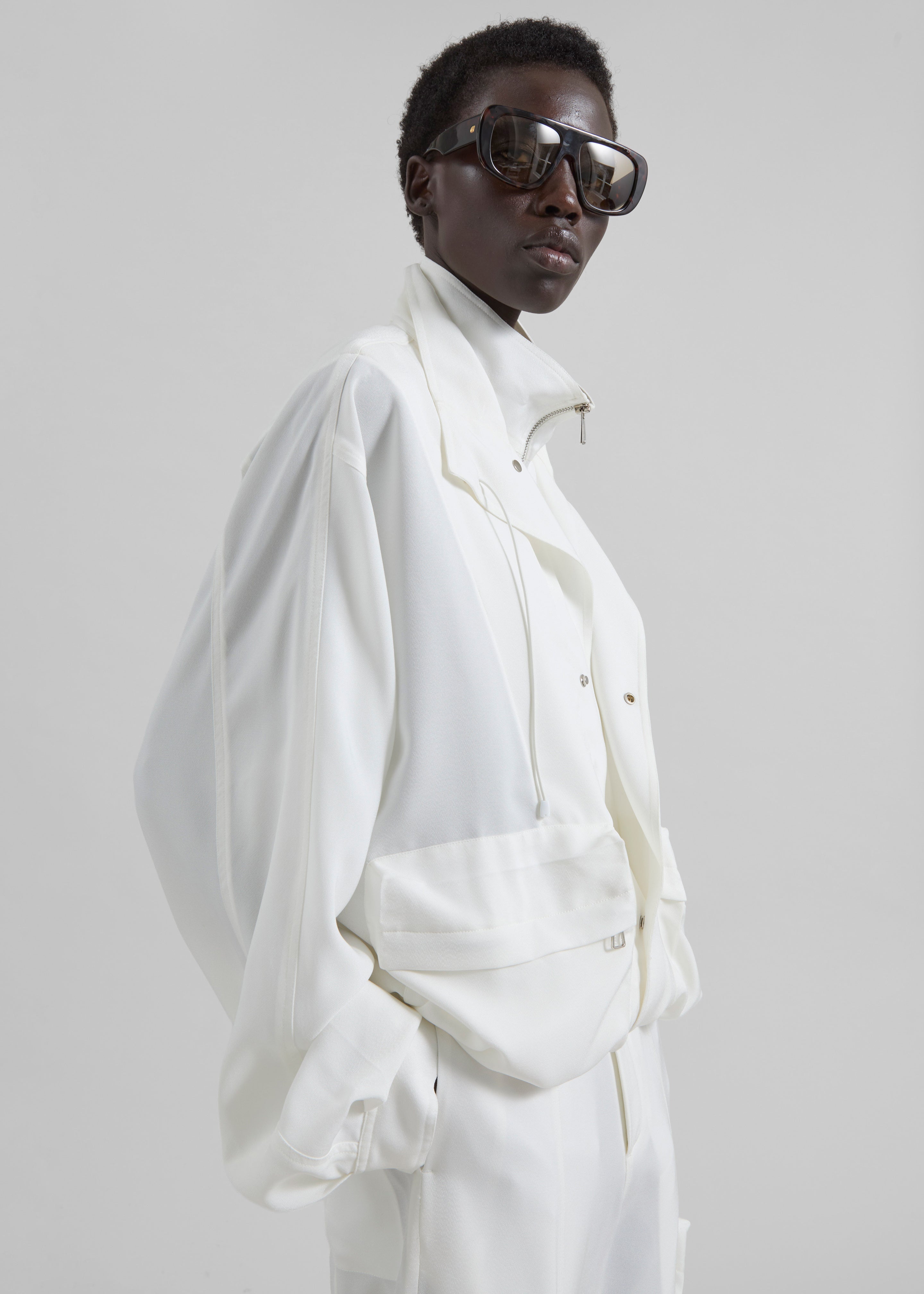 Breya Fluid Jacket - White - 5