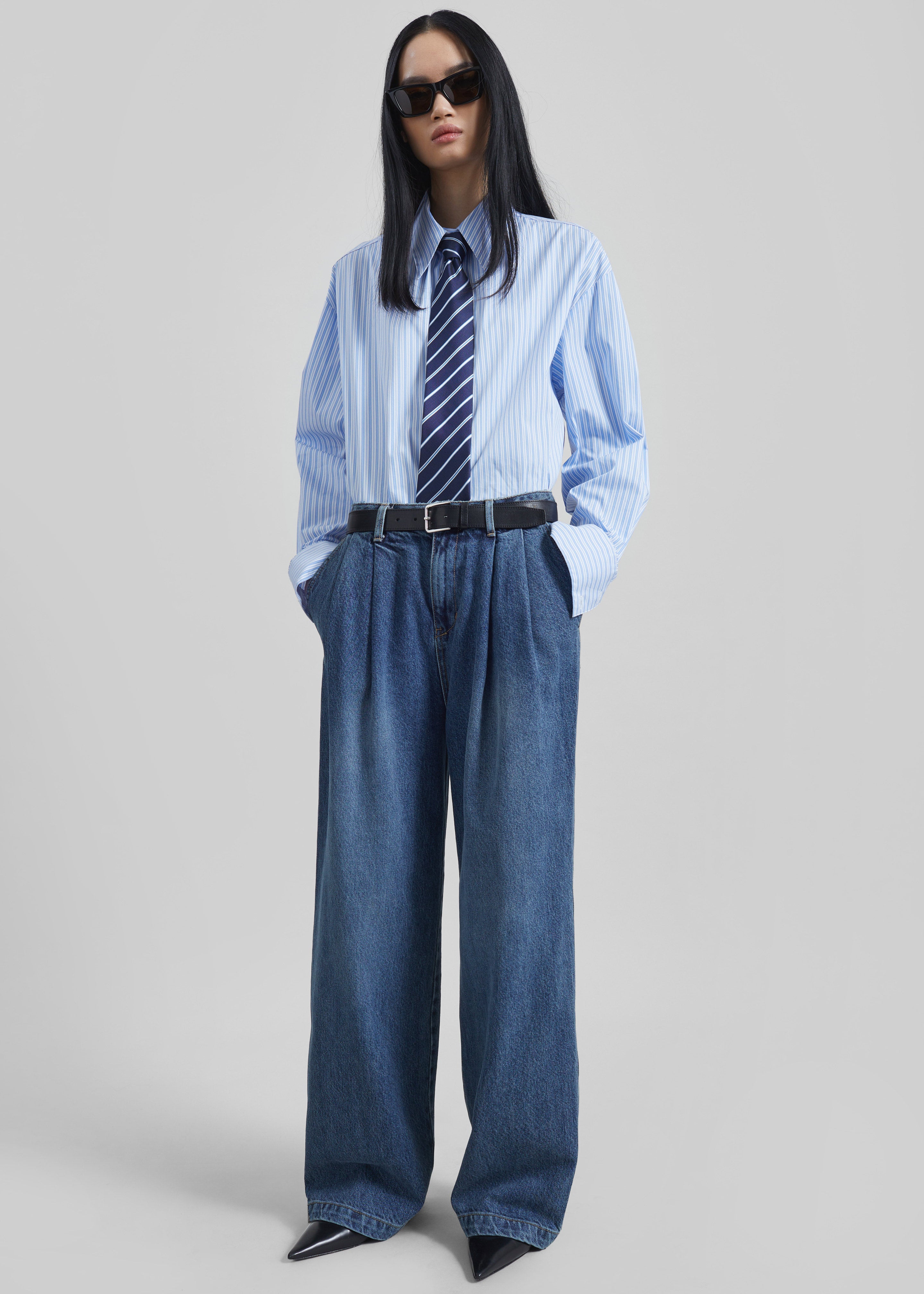 Buxton Pleated Wide Jeans - Medium Wash – The Frankie Shop