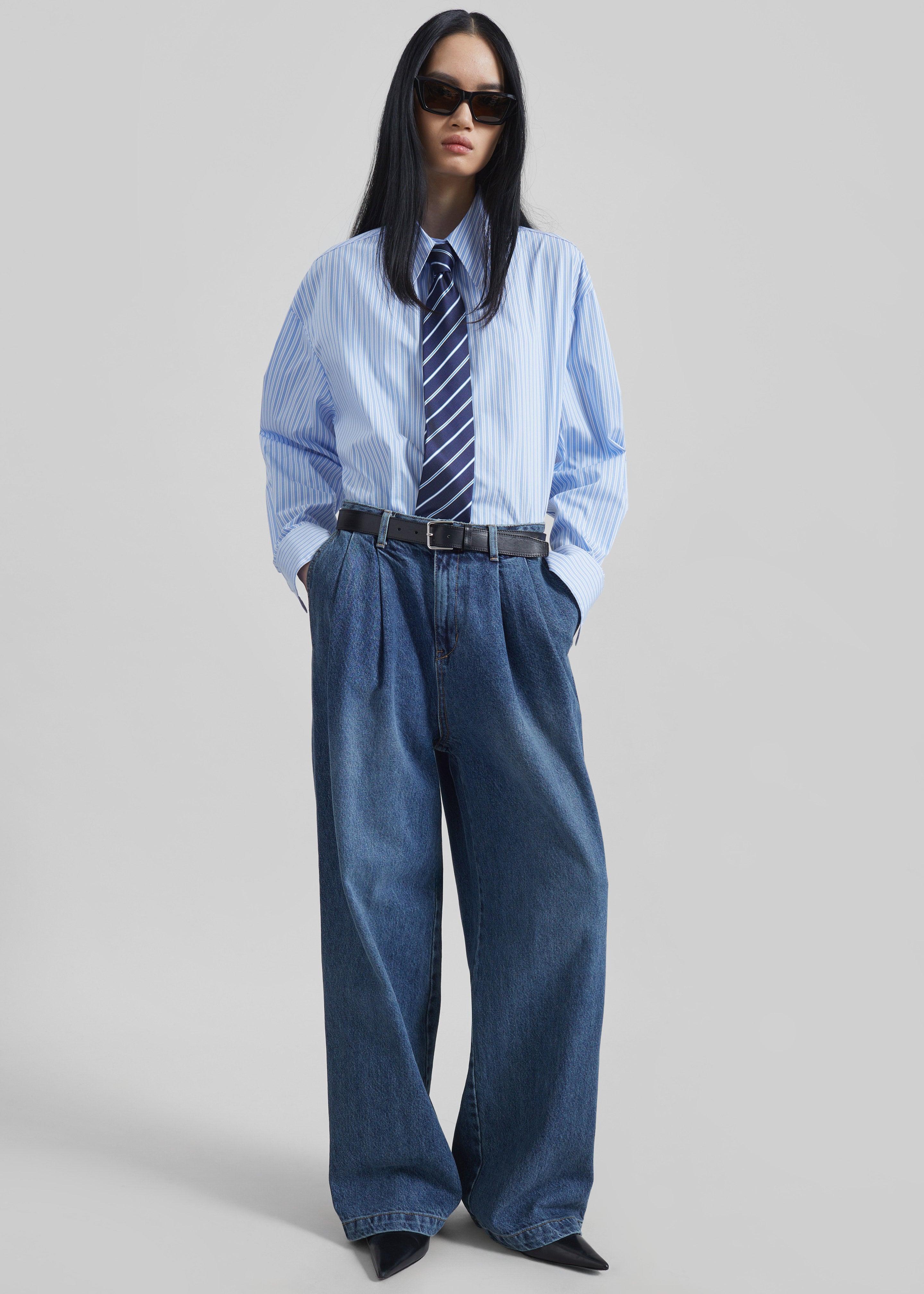Buxton Pleated Wide Jeans - Medium Wash – The Frankie Shop