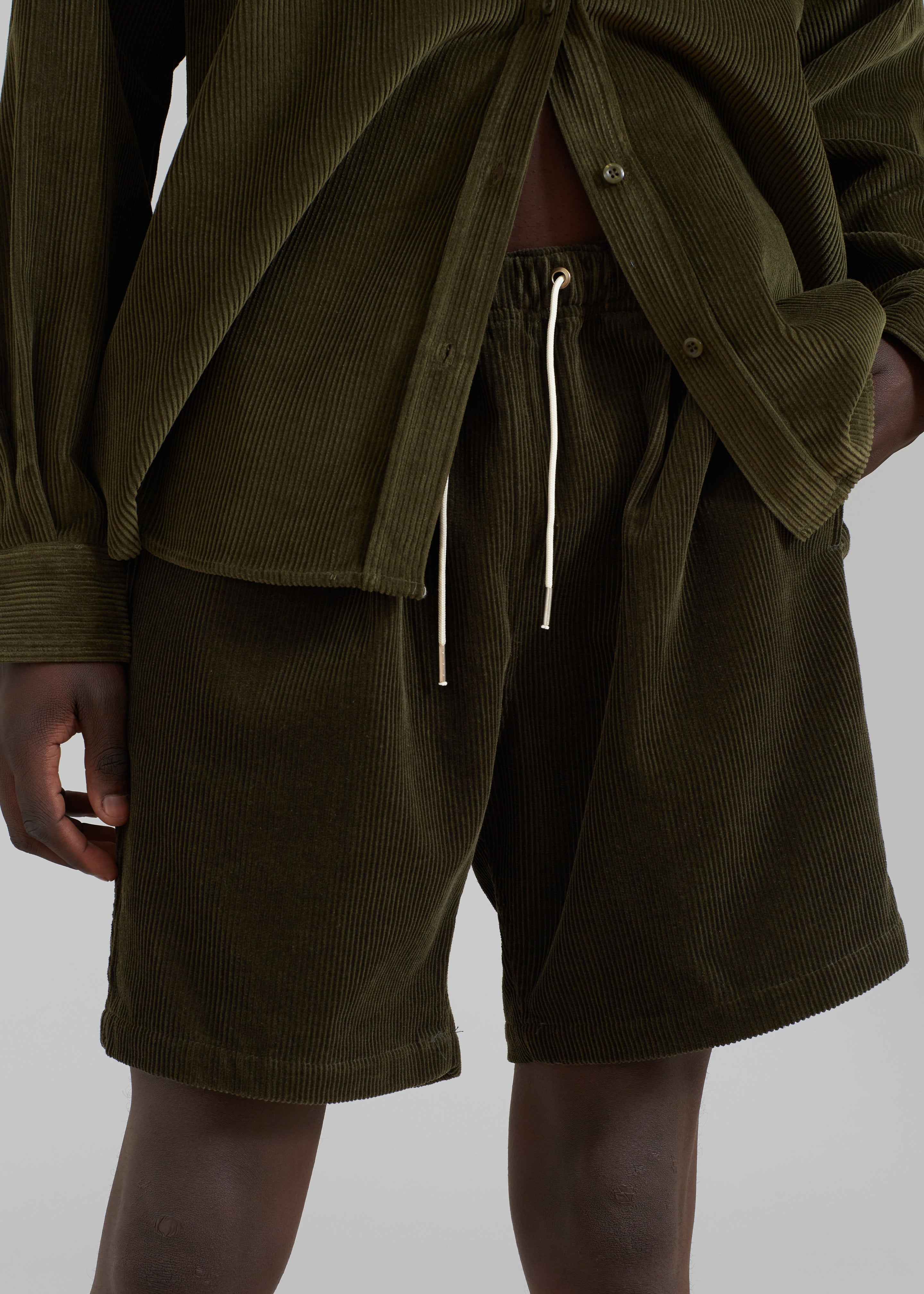 SUBCULTURE CORDUROY SHORTS OLIVE-
