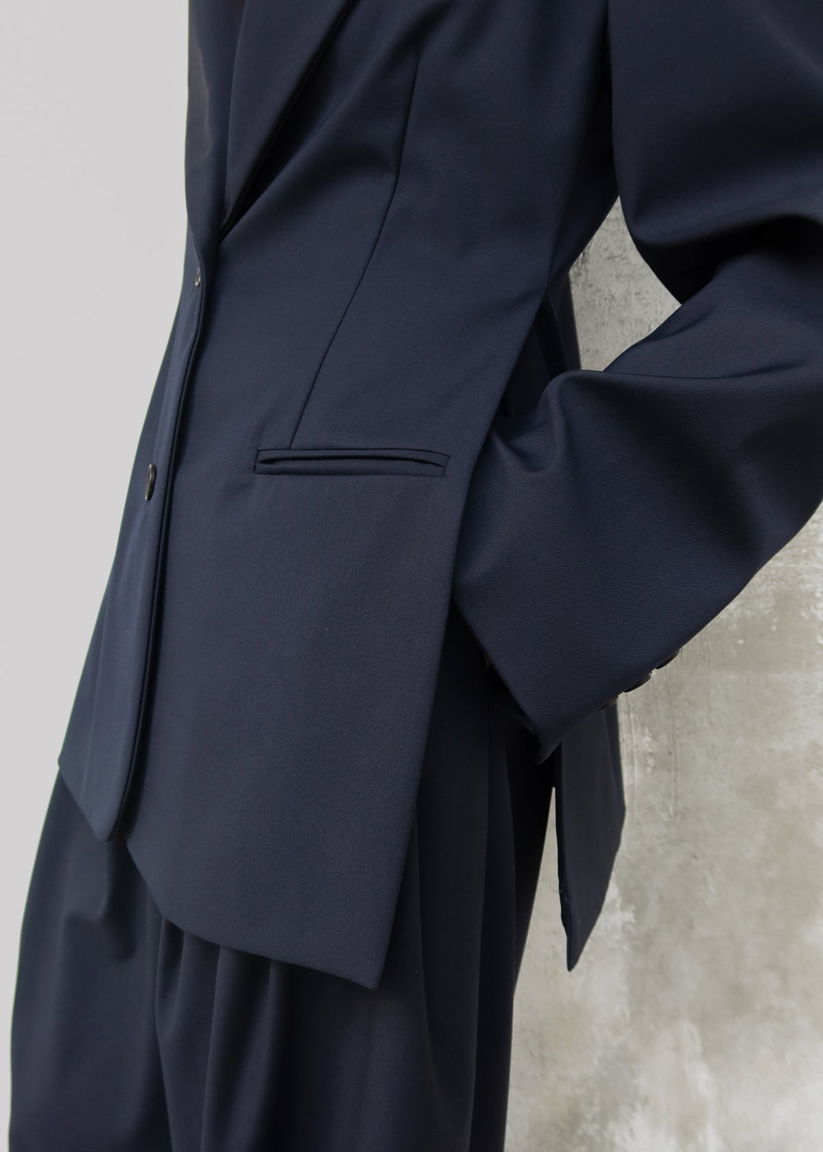 Canmore Double Vent Blazer - Navy - 2