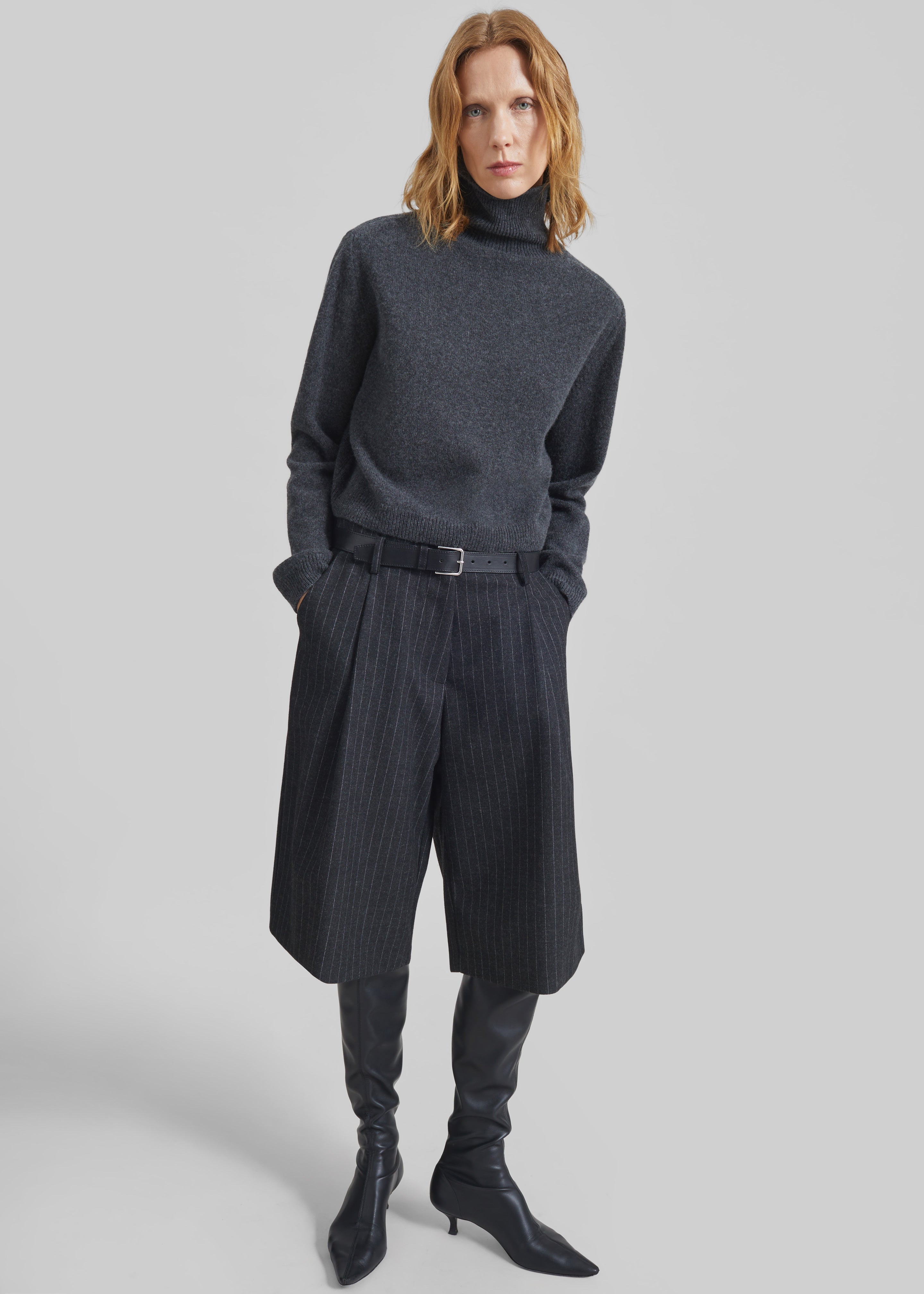 Carlow Bermuda Shorts - Charcoal/White Pinstripe - 7