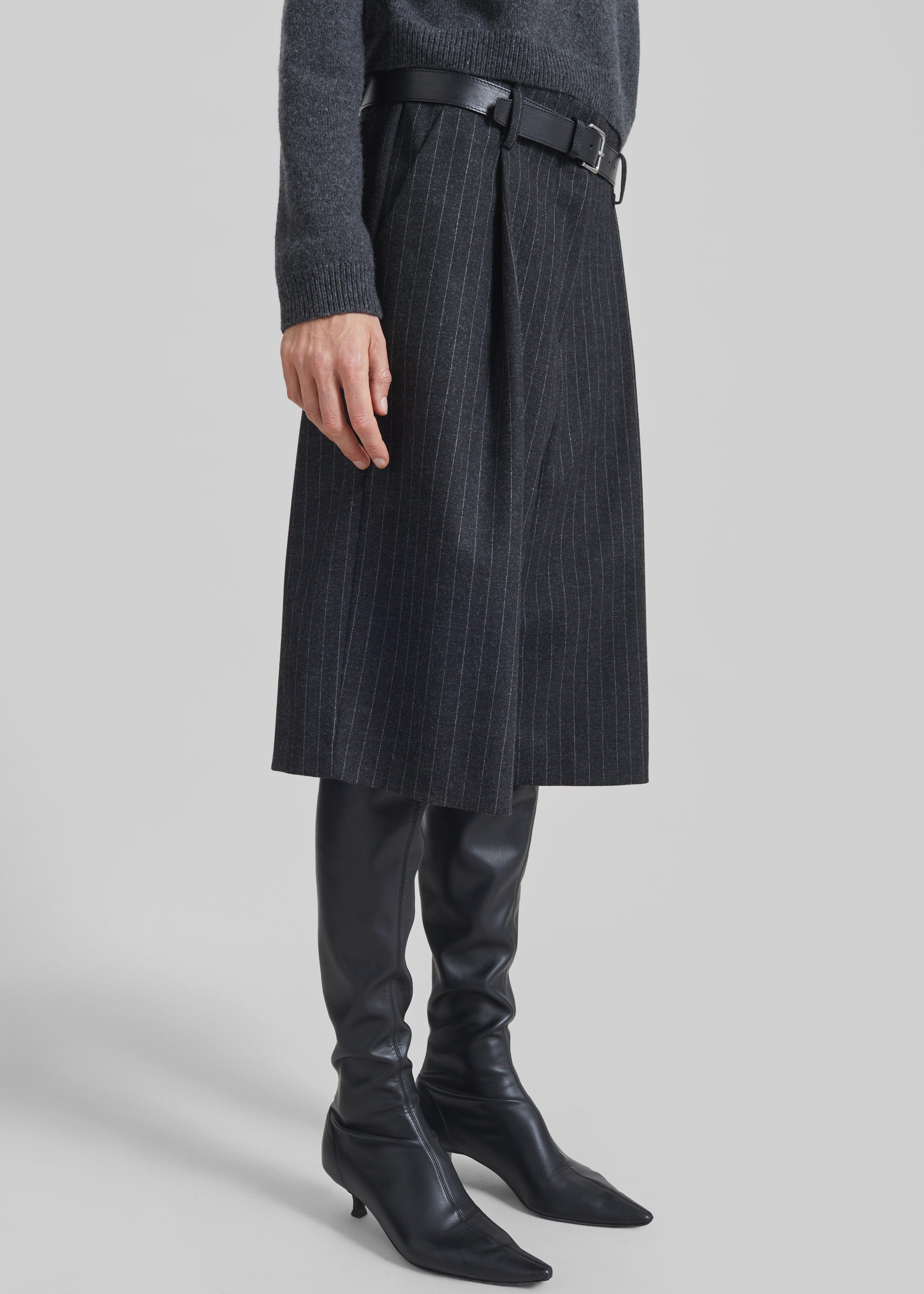 Carlow Bermuda Shorts - Charcoal/White Pinstripe - 5