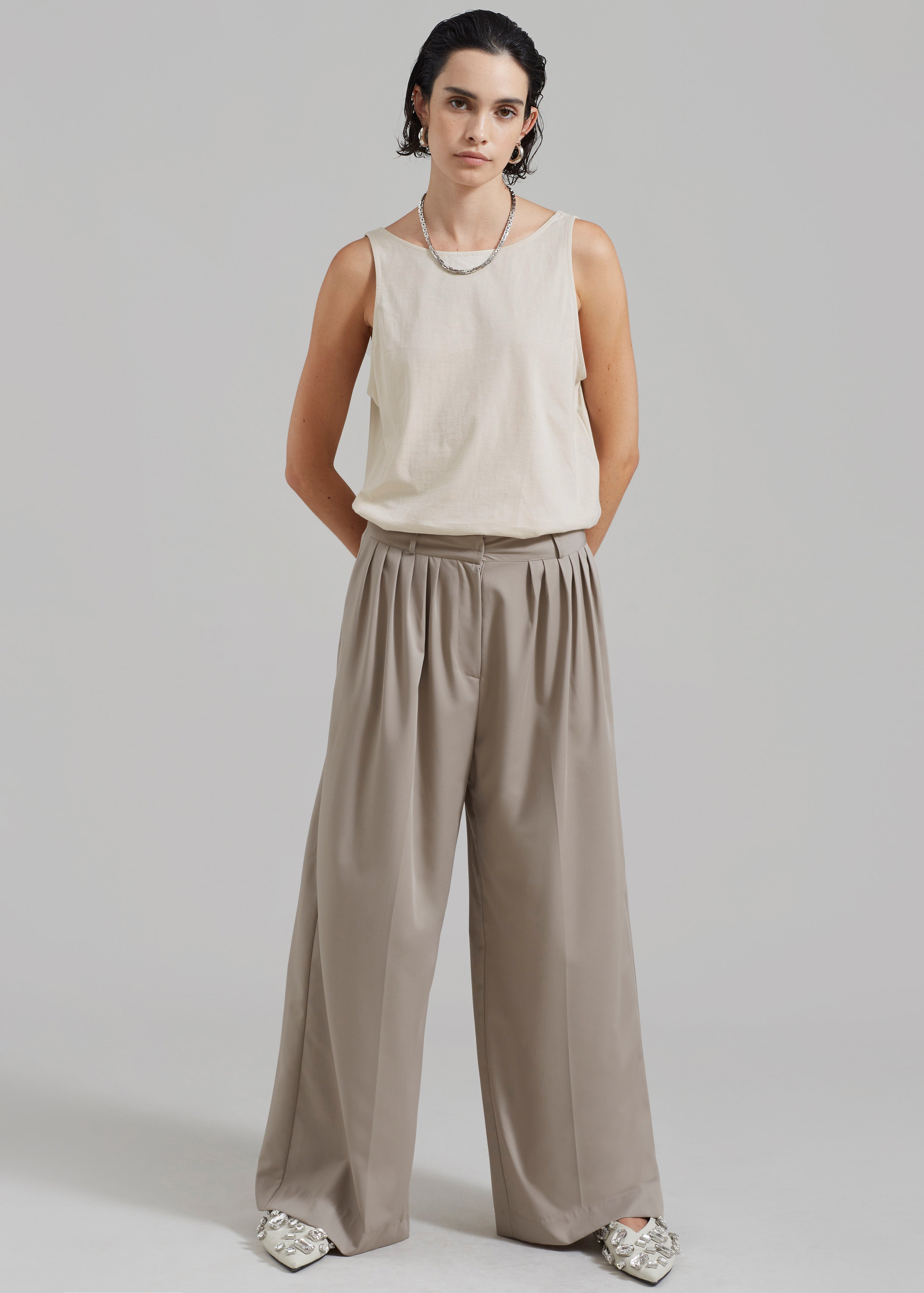 Catalina Pleated Trousers - Grey – The Frankie Shop