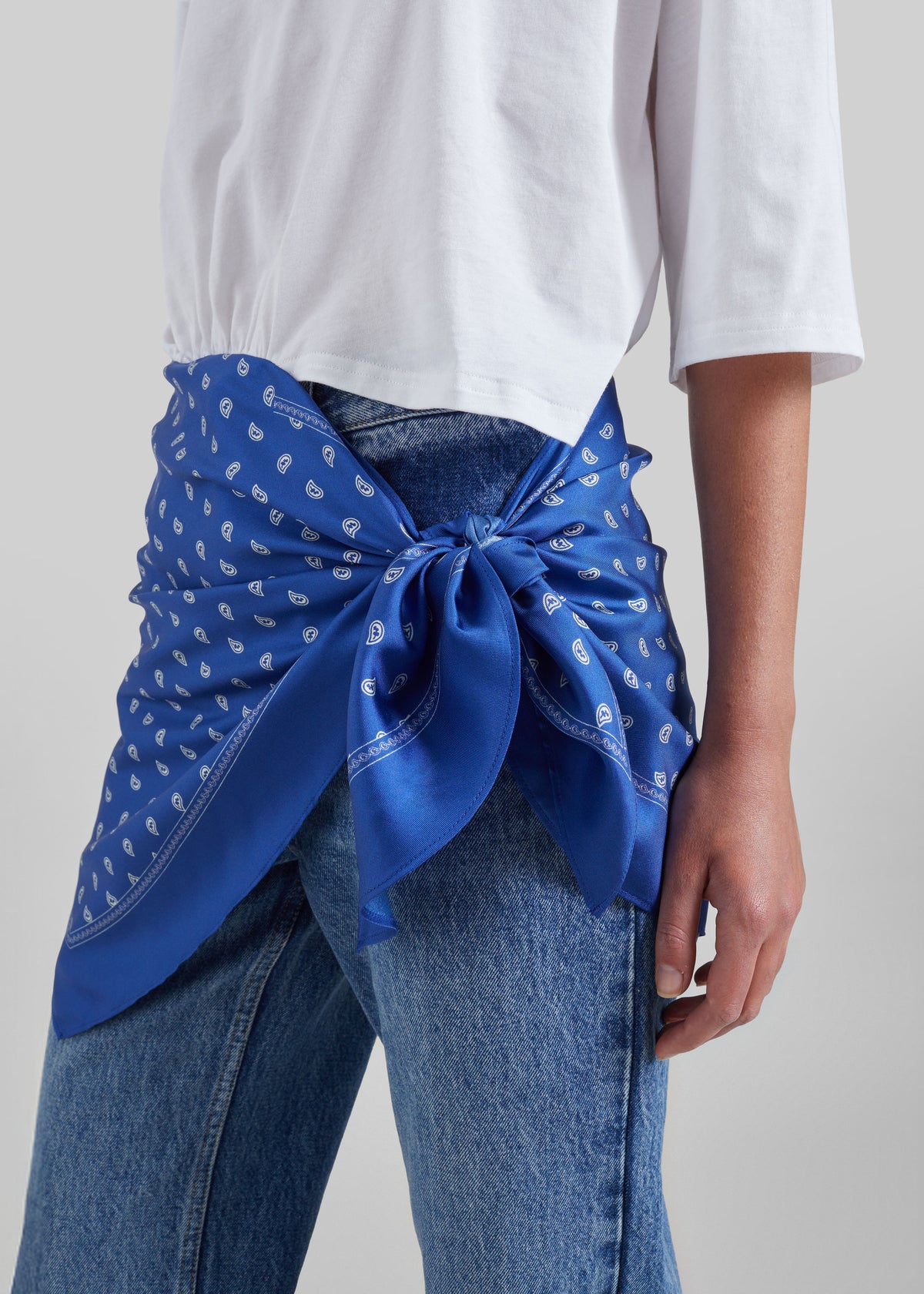 Christopher Esber Bandana Scarf Pareo Tee - White/Indigo Bandana Print - 2