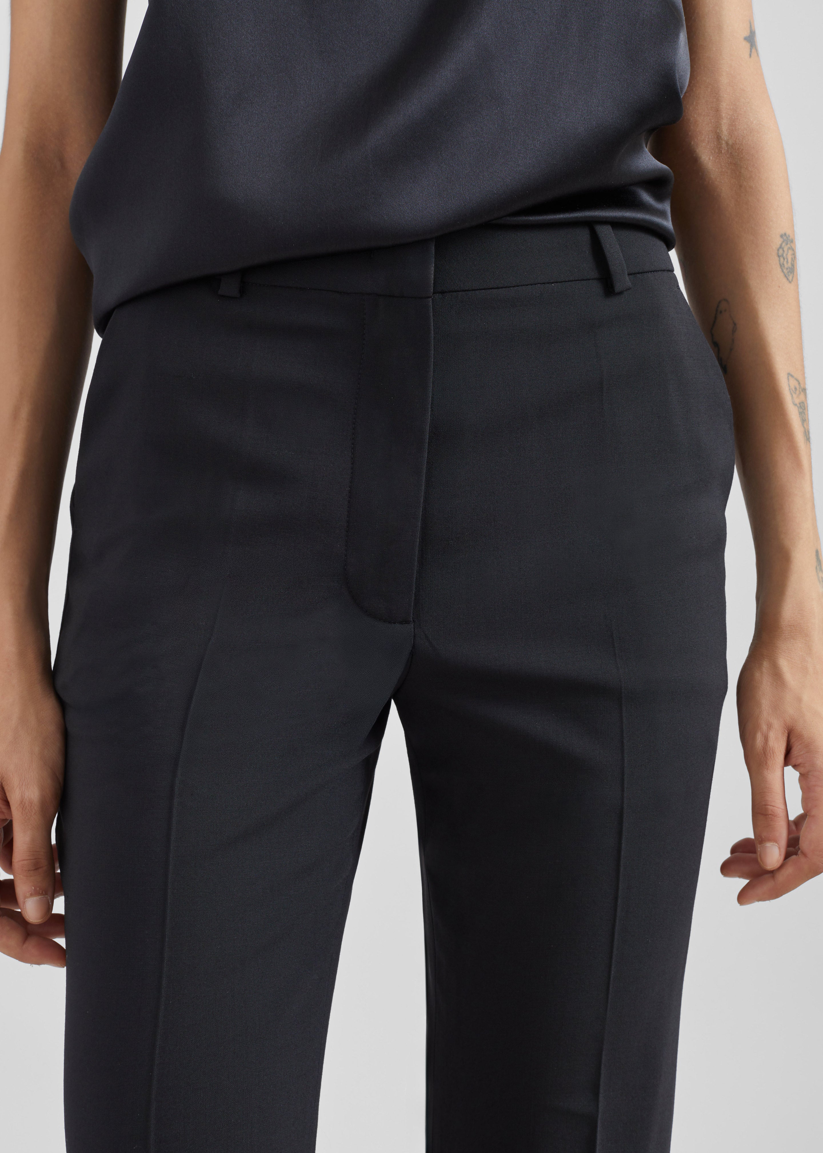 CO Cropped Flared Pants - Black