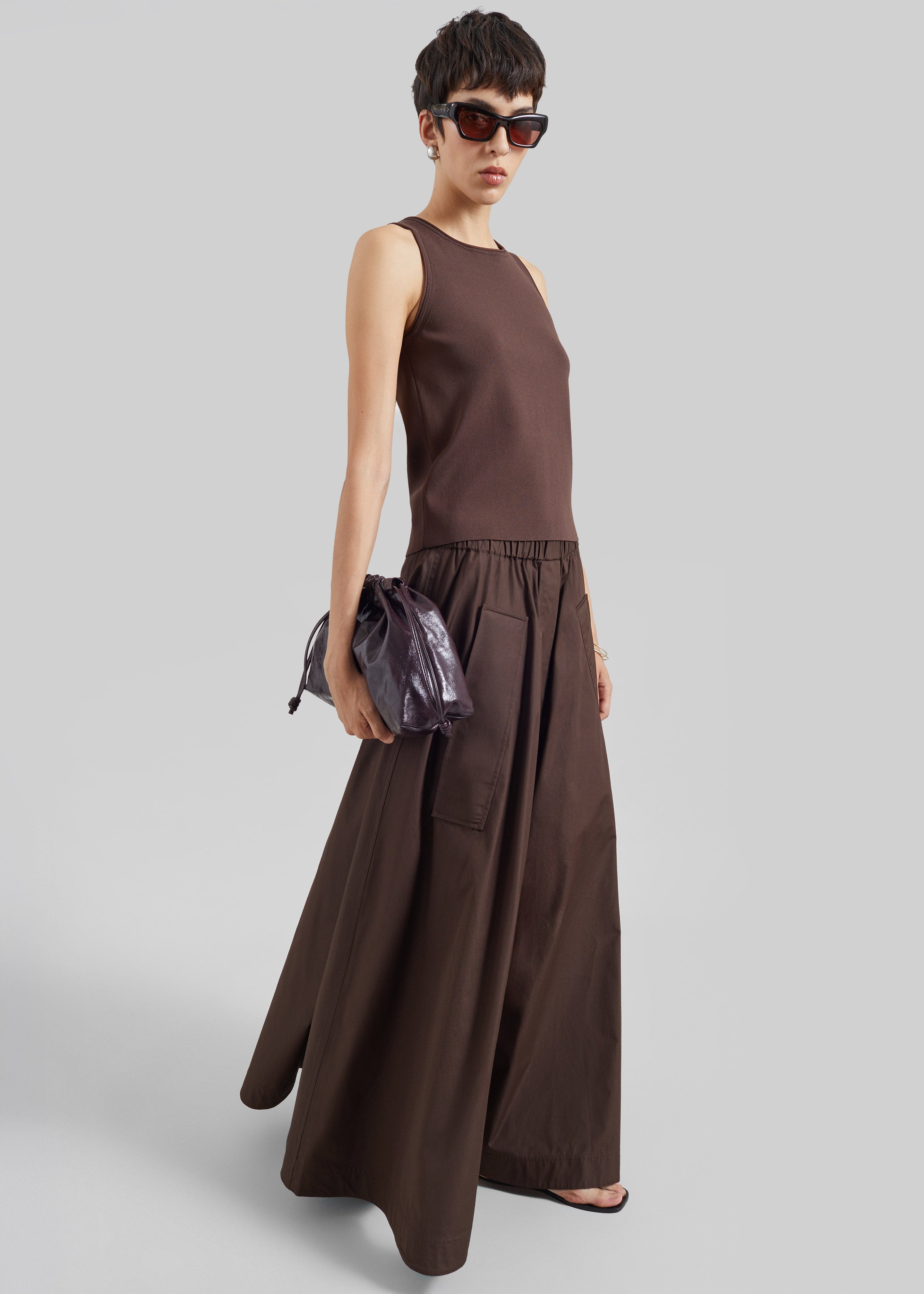 新品未使用　HUITROX Soft Line Skirt ブラウンMサイズ Alrose Midi Skirt - Mocha – The Frankie Shop