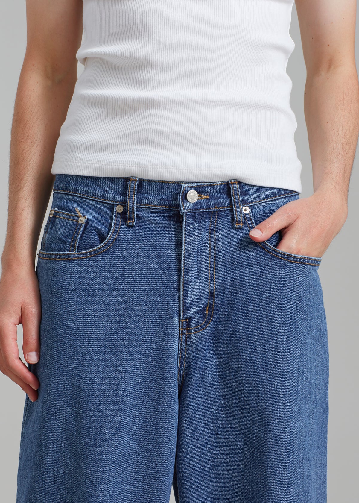 Connor Jeans - Medium Wash - 4