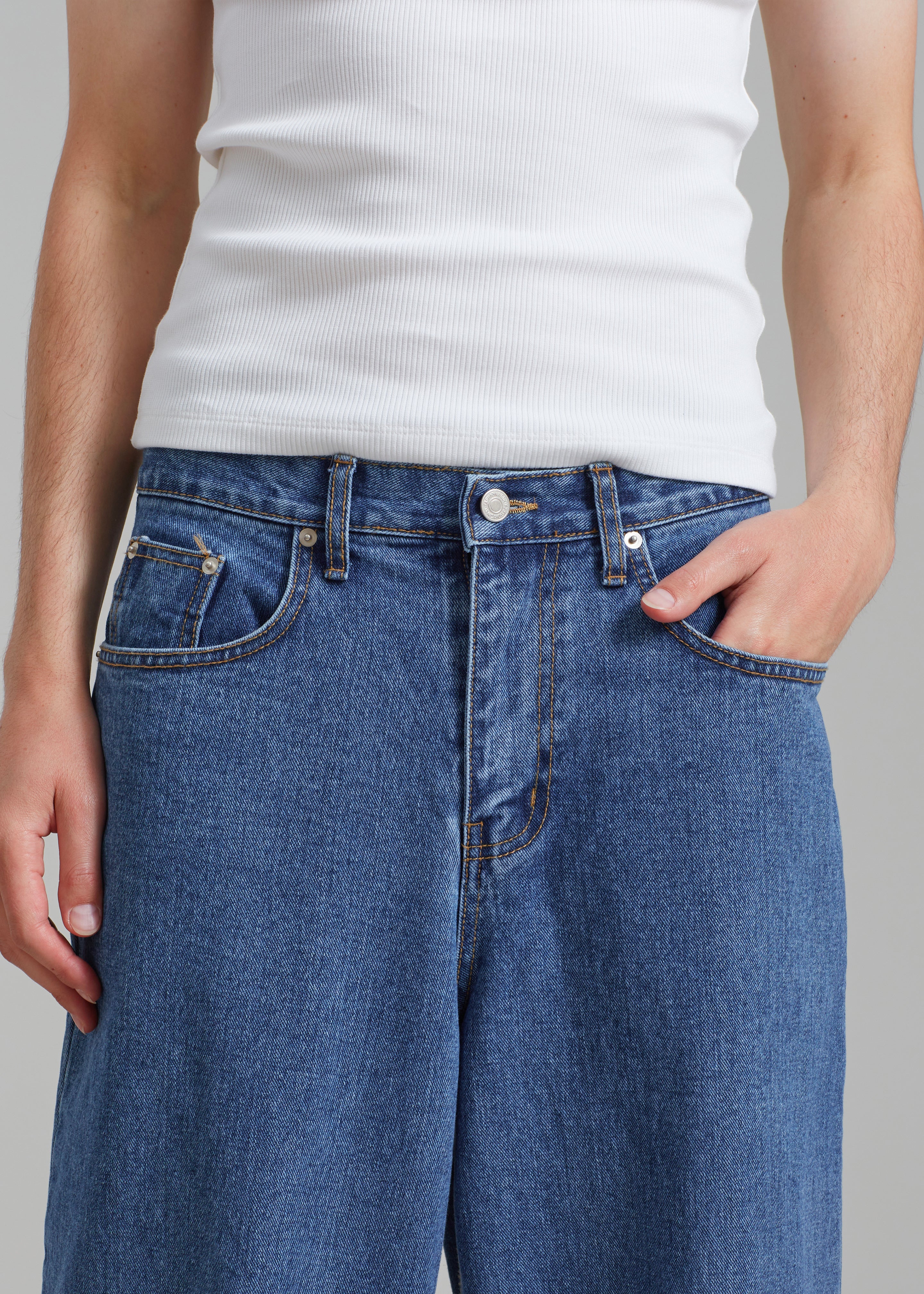 Connor Jeans - Medium Wash - 4