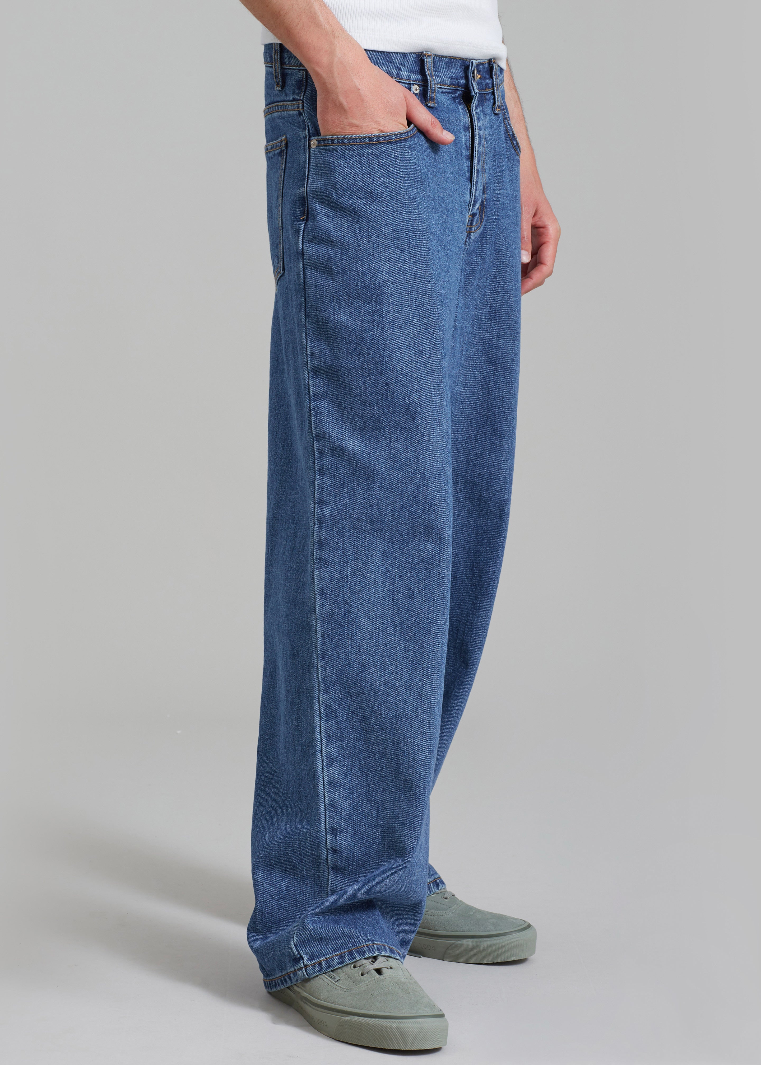 Connor Jeans - Medium Wash - 3