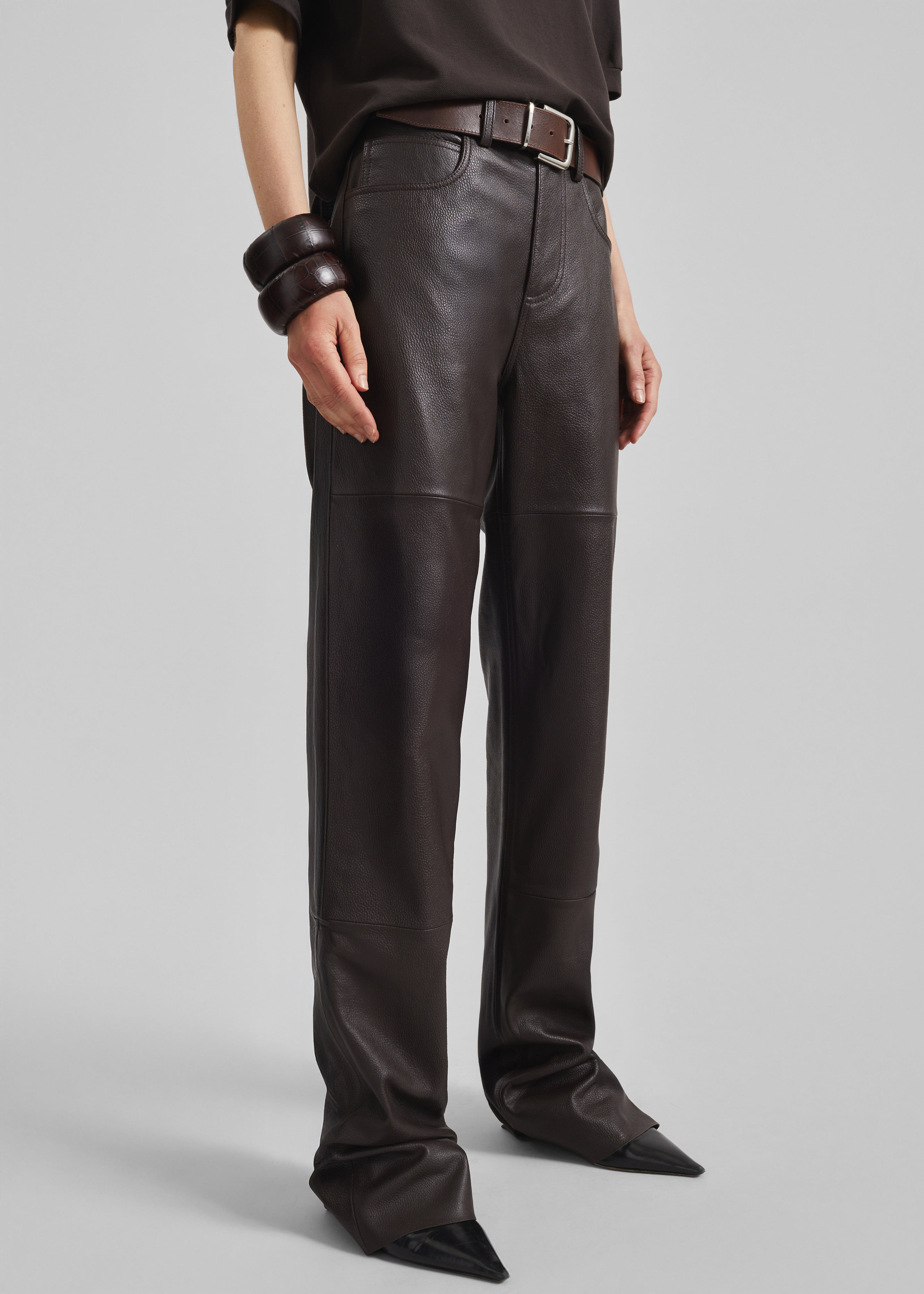 Lenora Straight Trousers - Brown – The Frankie Shop