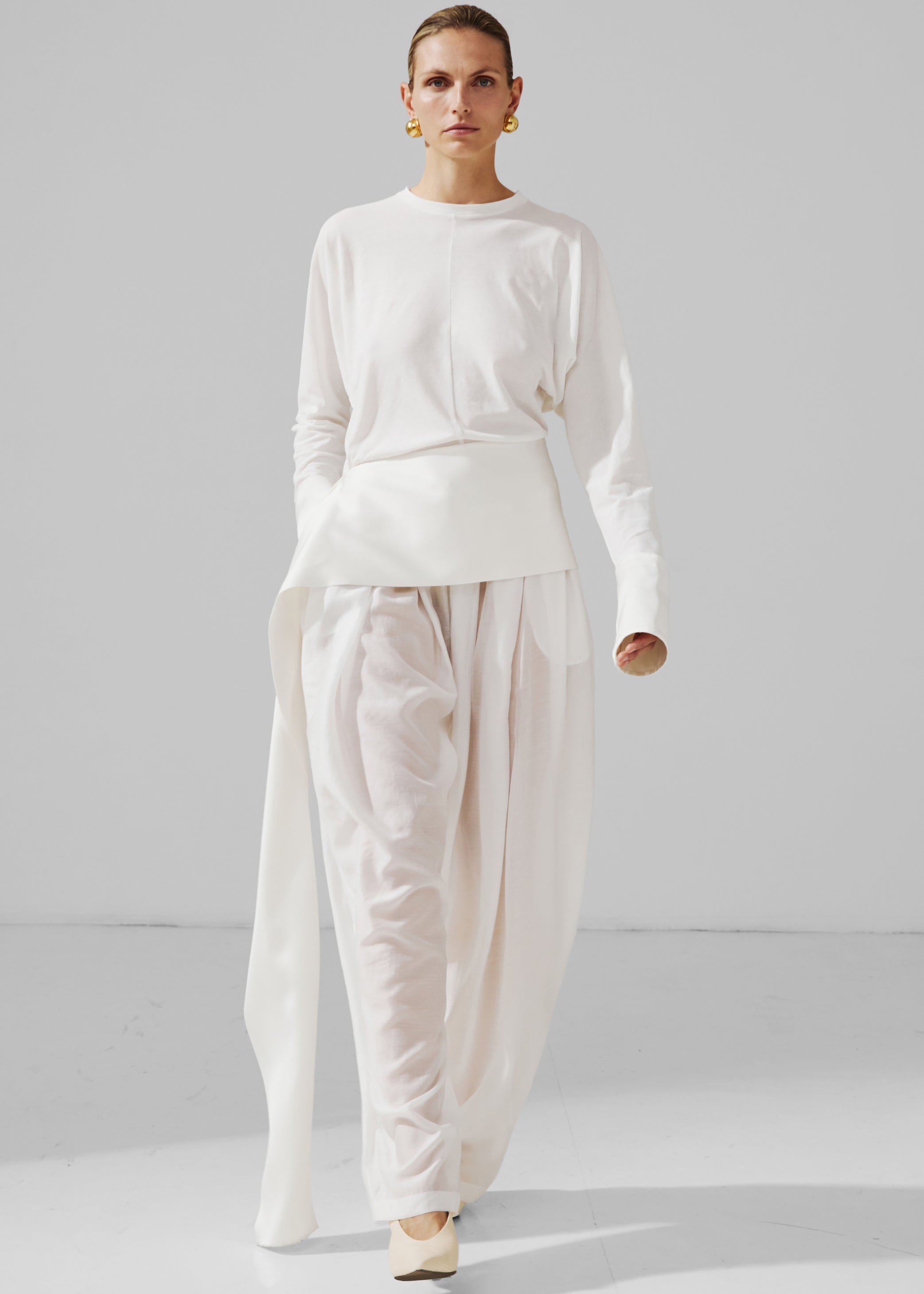 Shop the look image for Darkpark Simona Balloon Pants - White