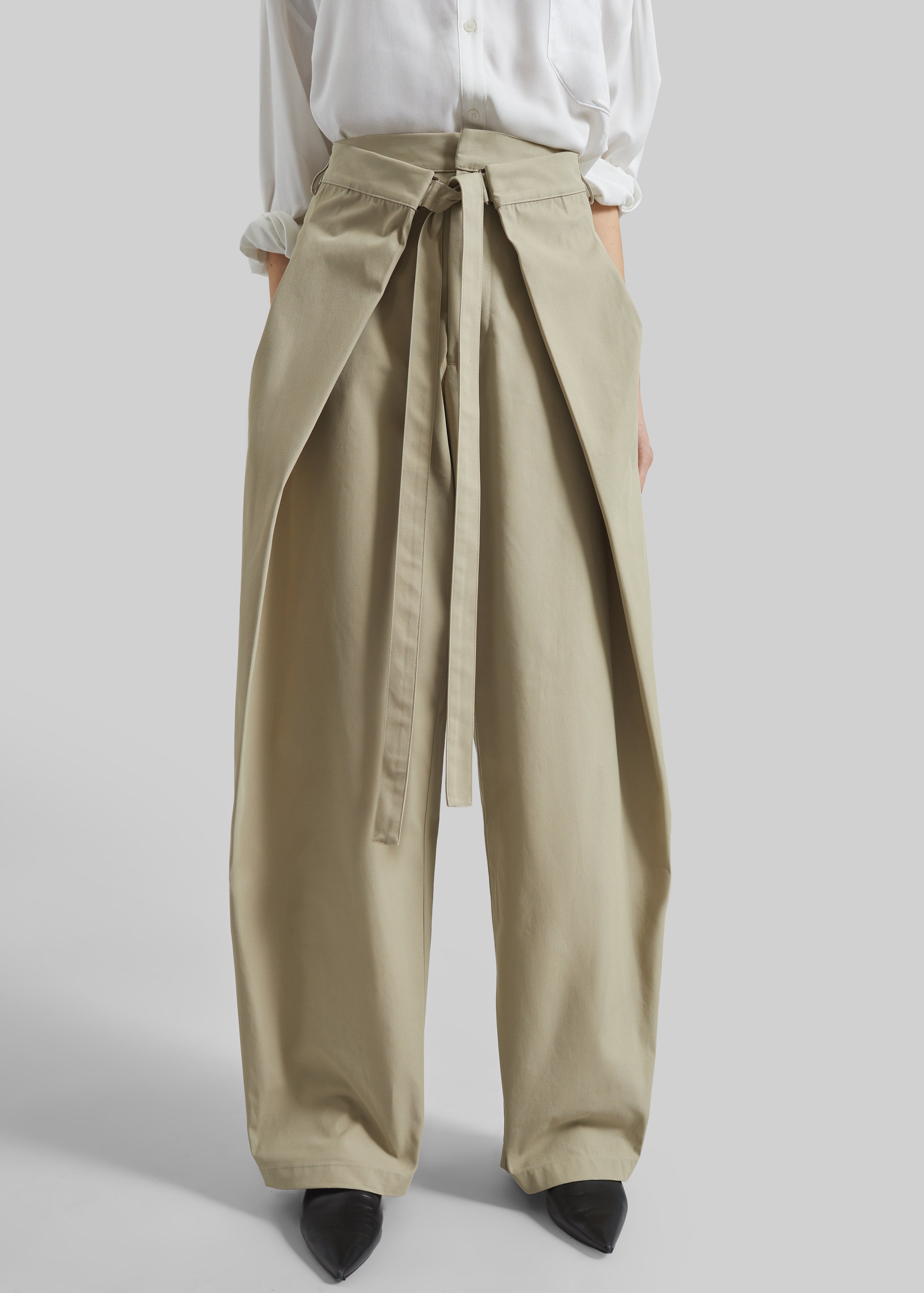 Darkpark Stella Tie-Front Pants - Taupe – The Frankie Shop