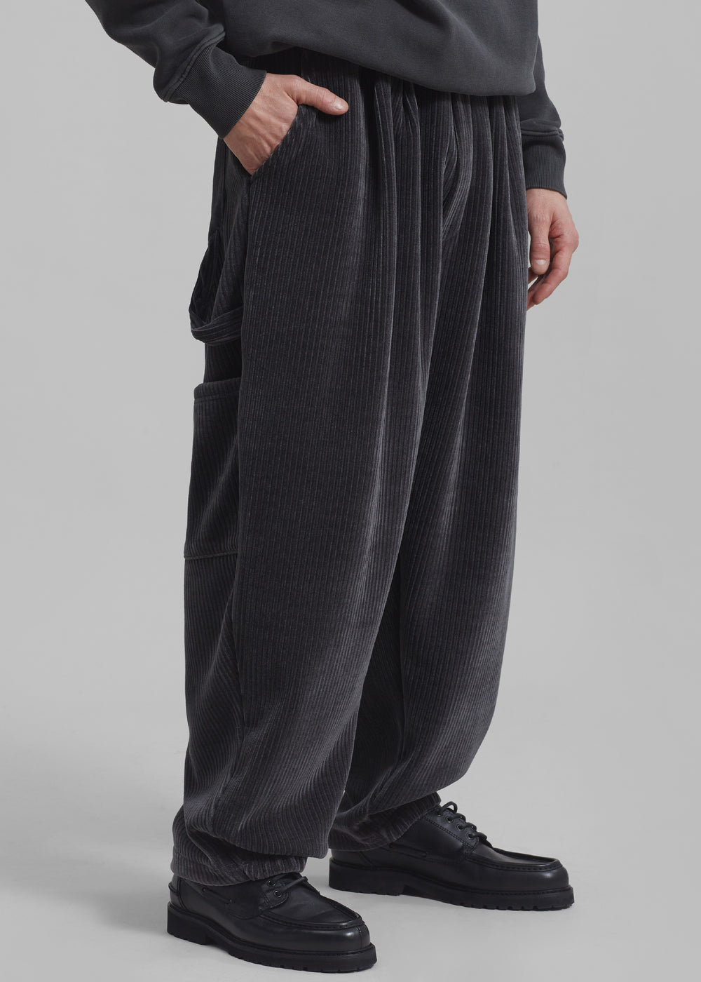 Declan Corduroy Pants - Charcoal