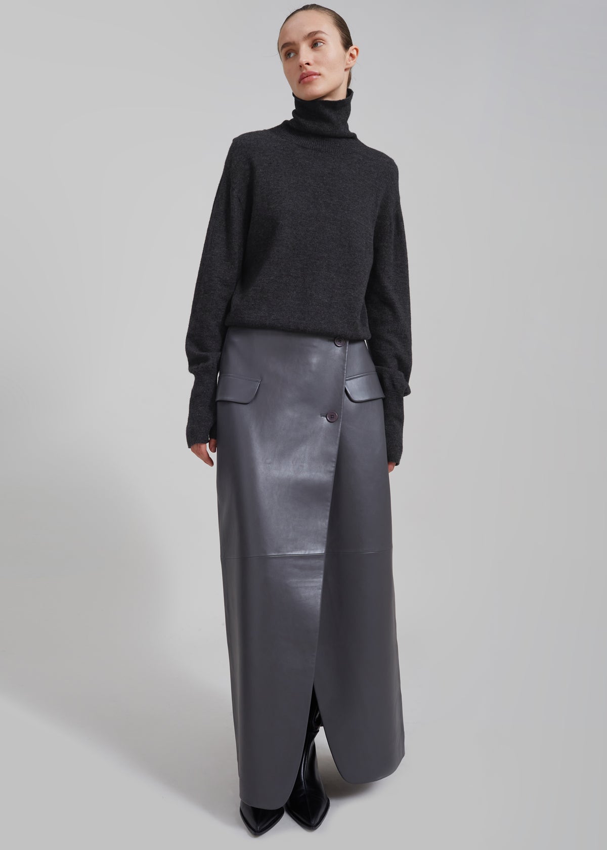 Delia Wool Turtleneck - Charcoal - 8