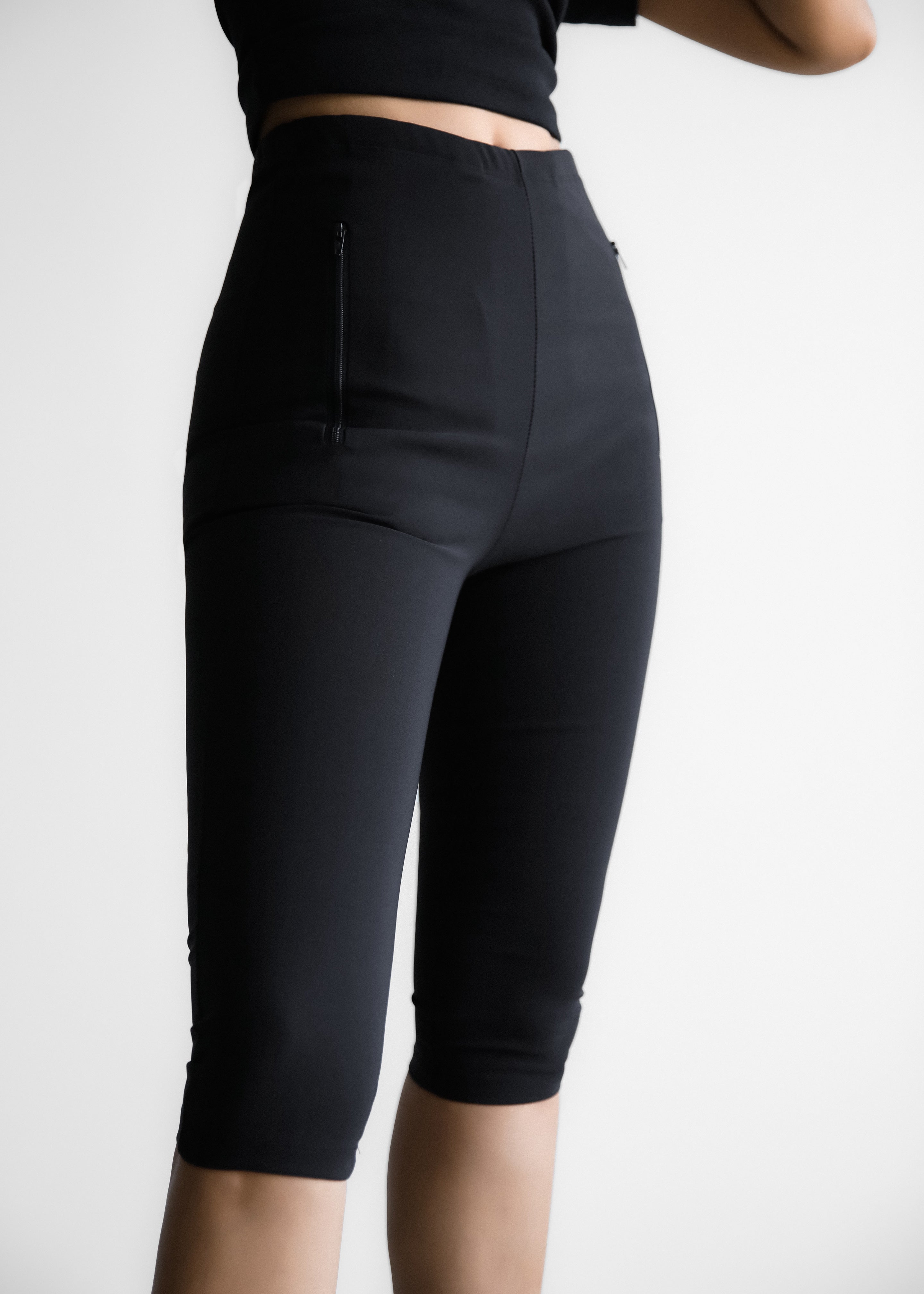 Desara Capri Leggings - Black - 11